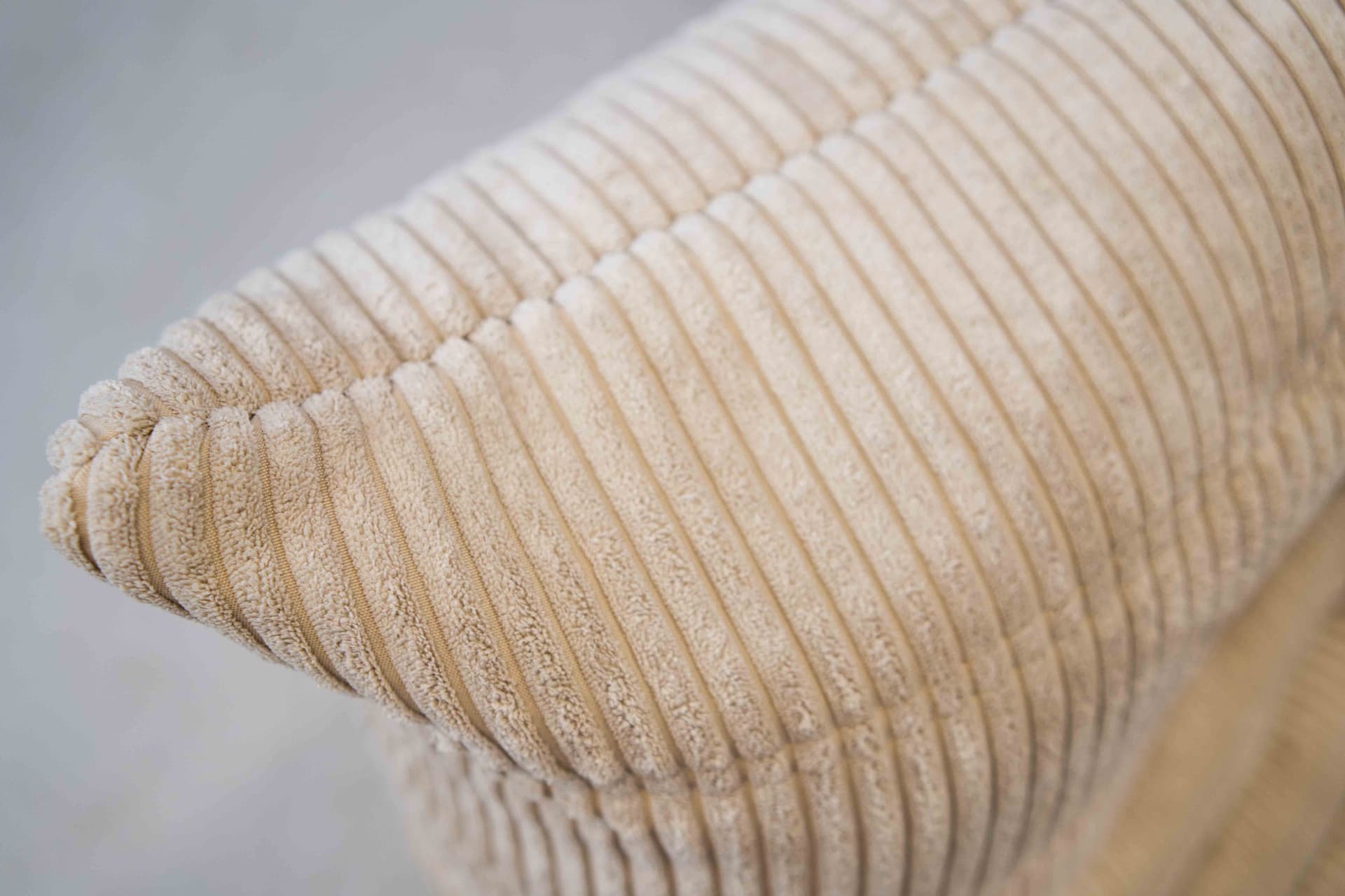 Sofa Togo z podłokietnikami, cord beżowy - 102521