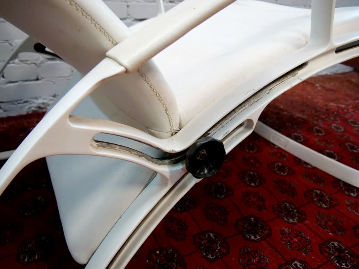 Lounge chair IP 845 S, white natural leather, by F. A. Porsche, 1980s. - 65868