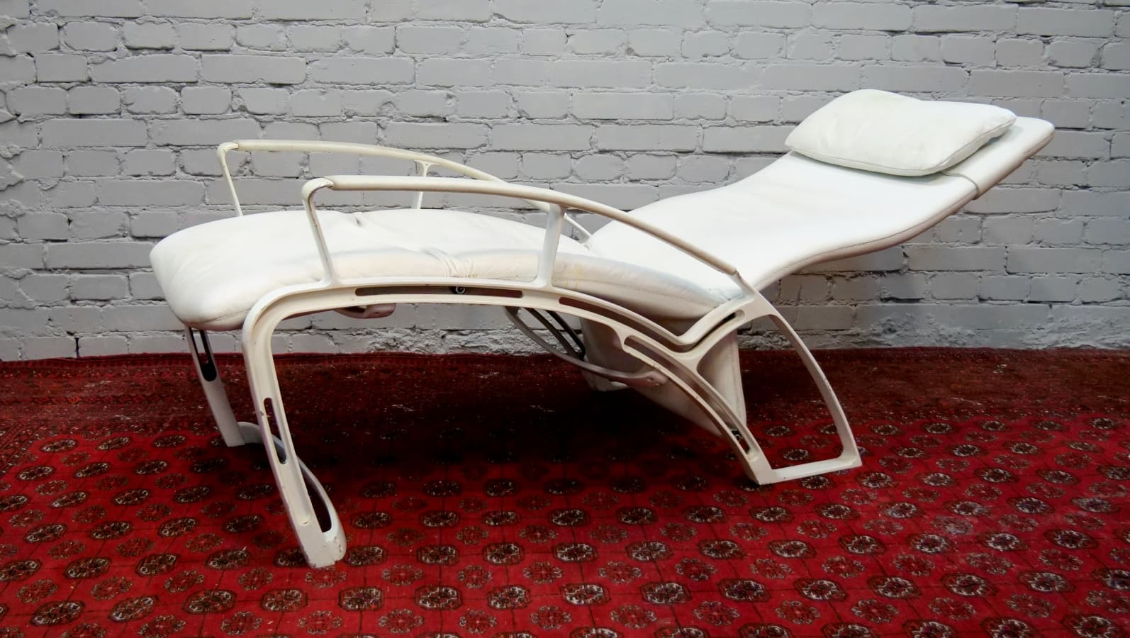 Lounge chair IP 845 S, white natural leather, by F. A. Porsche, 1980s. - 65872