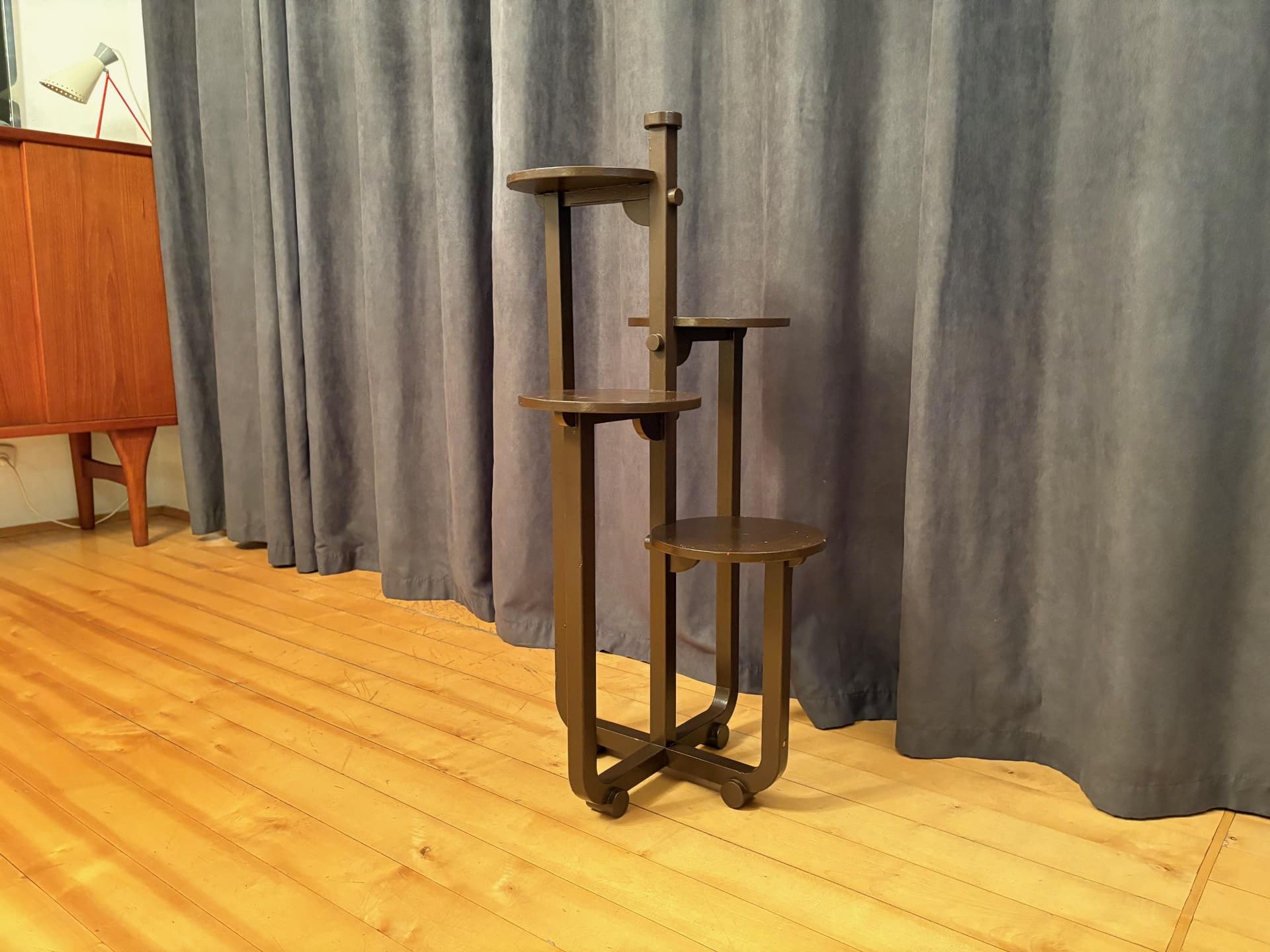 Flower stand, brown wood, by A. Groult, France, 1920s. - 79580