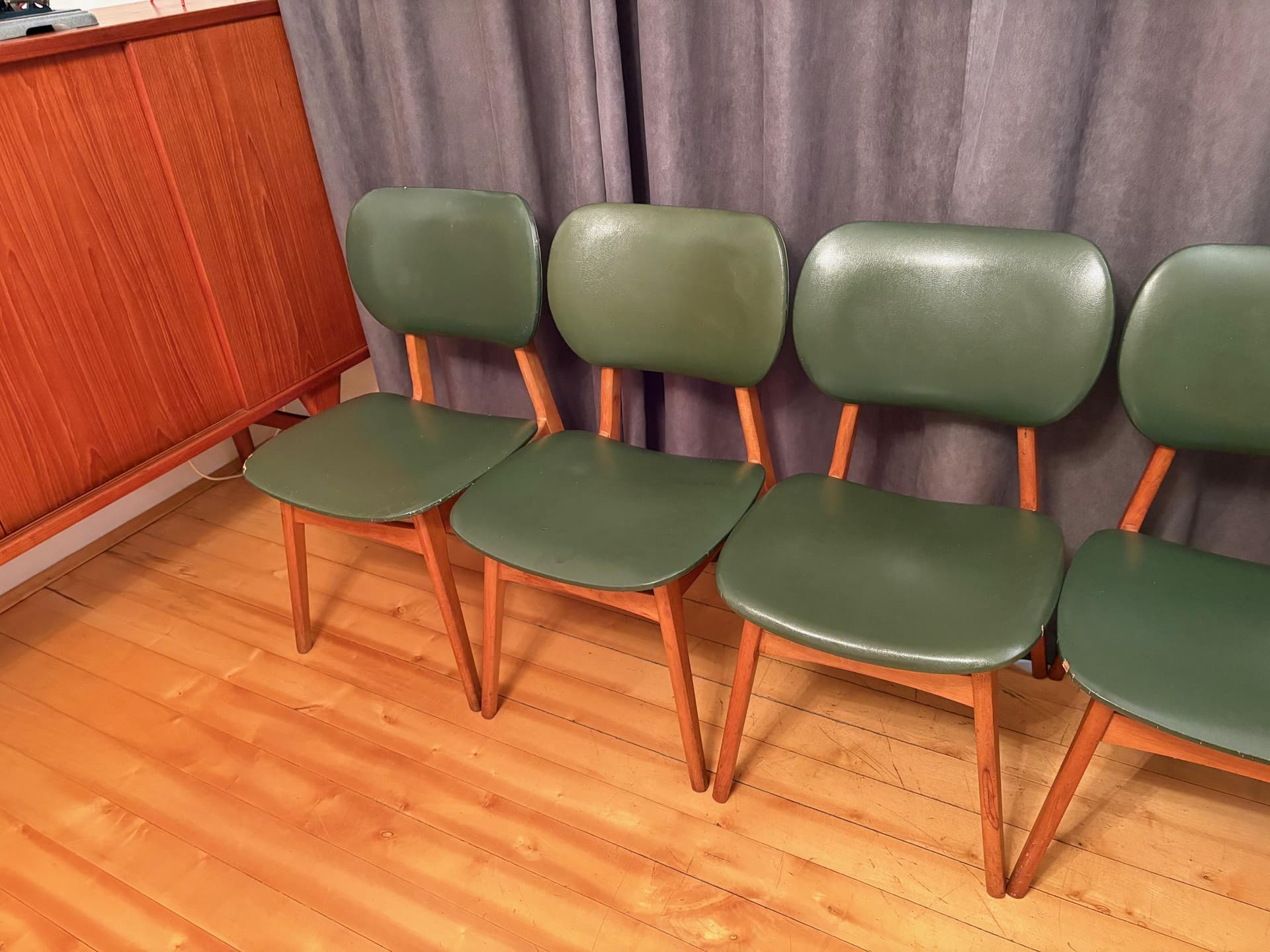 Set of six chairs, olive, beech, Germany, 1960s. - 79543