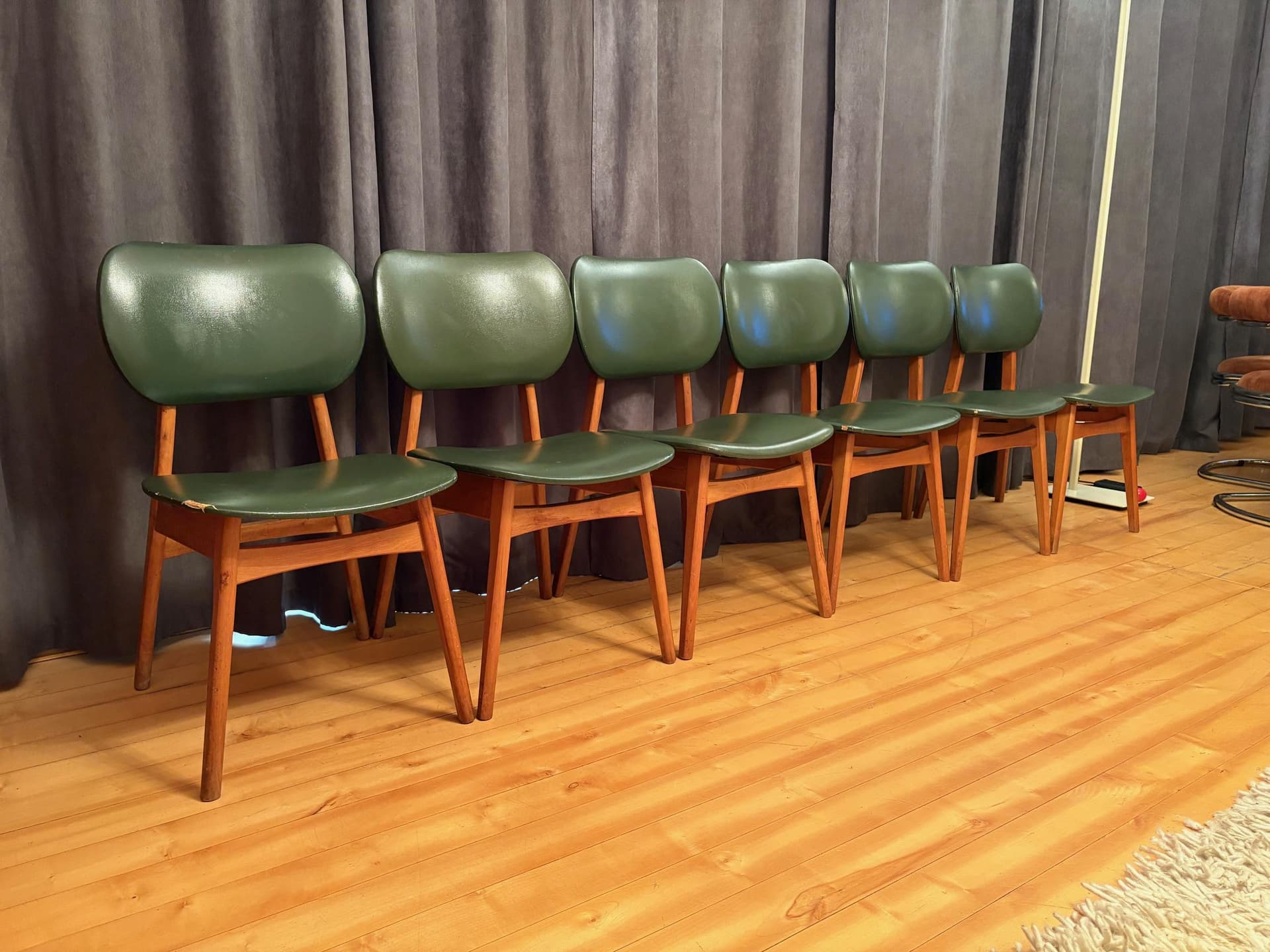 Set of six chairs, olive, beech, Germany, 1960s. - 79540