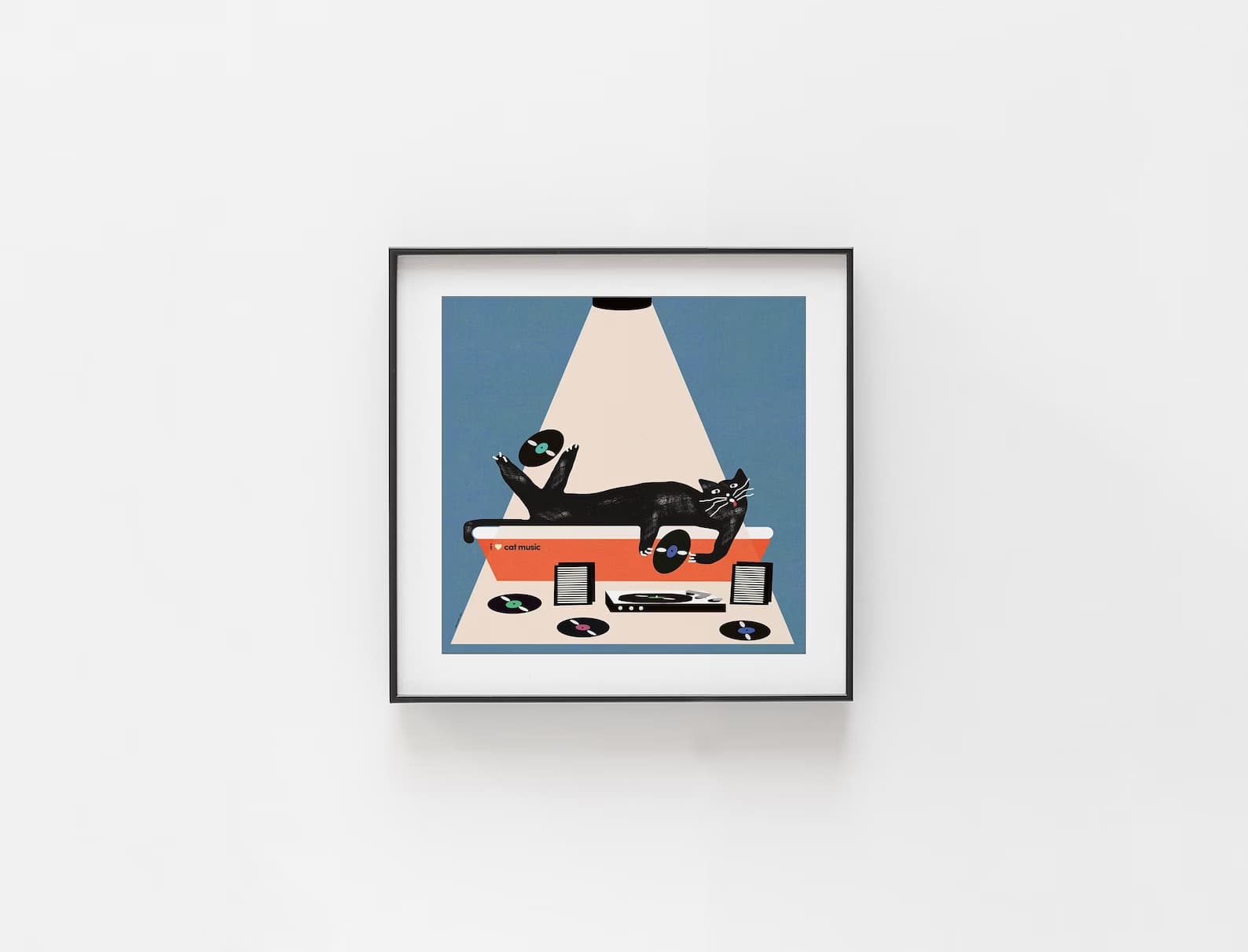 Poster Kot w kuwecie słucha płyt winylowych, 30x30 cm, by J. Zasada, Jakub Zasada - 67724