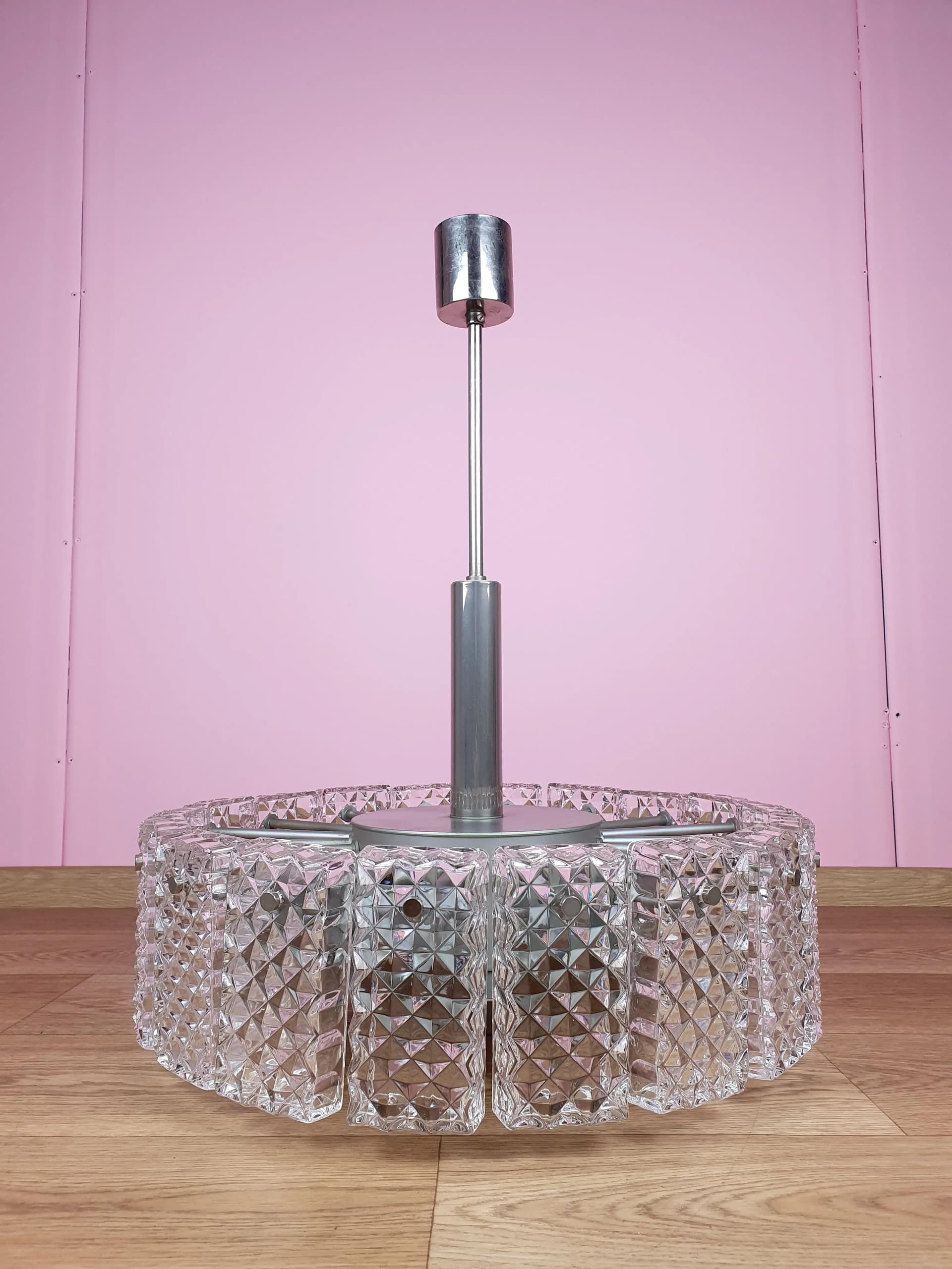 Żyrandol, szkło kryształowe przezroczyste, metal chromowany srebrny, Niemcy, lata 60. - 68547