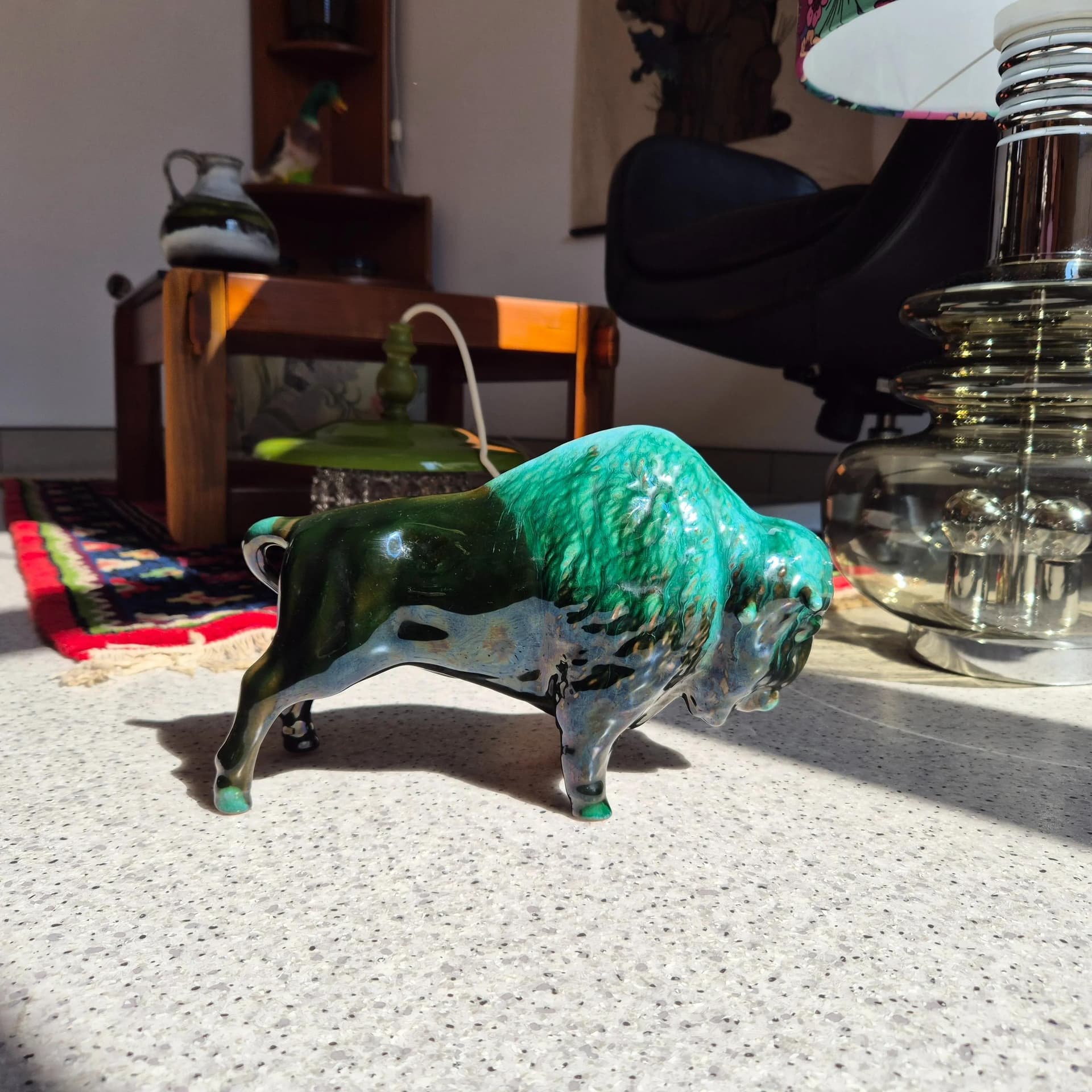 Figura żubra, zielona ceramika, Blue Mountain Pottery, Anglia, lata 60. - 68693