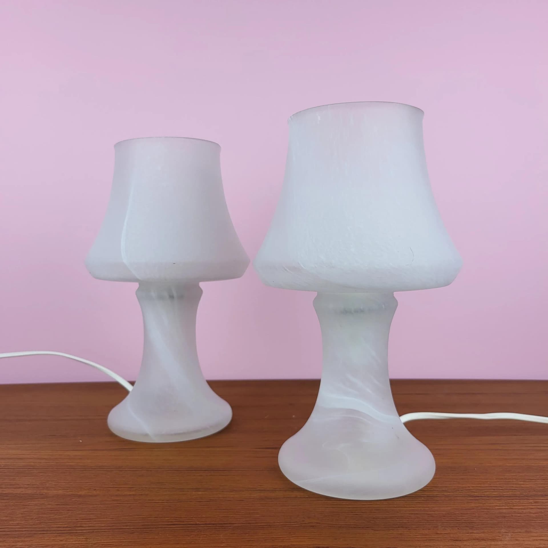 Lampy stołowe grzybki, biały, szkło, Szwecja, lata 70. - 68662