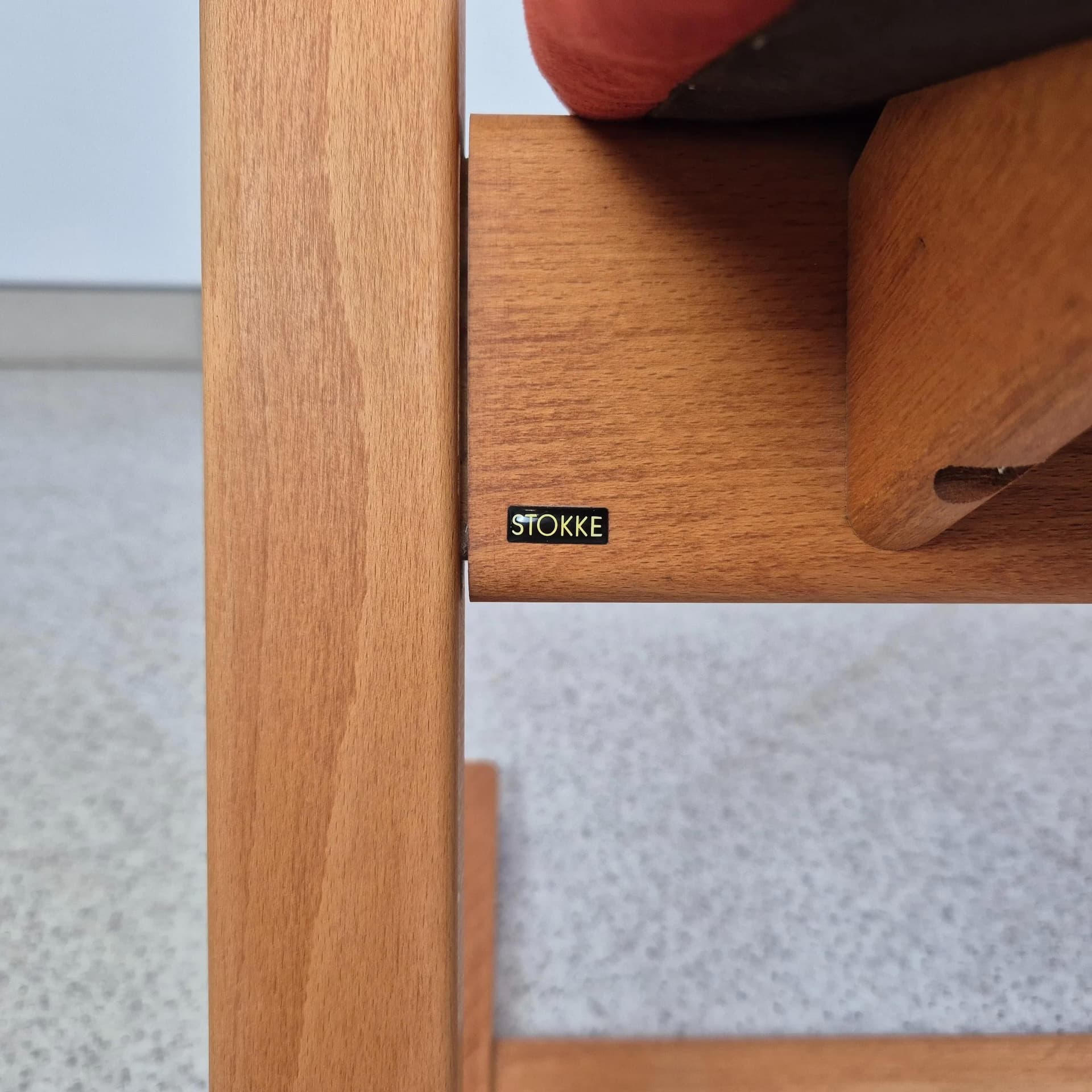 Krzesło balansujące Pendulum, drewno jasne, tkanina pomarańczowa, proj. P. Opsvik, Stokke, Norwegia, lata 80. - 68631