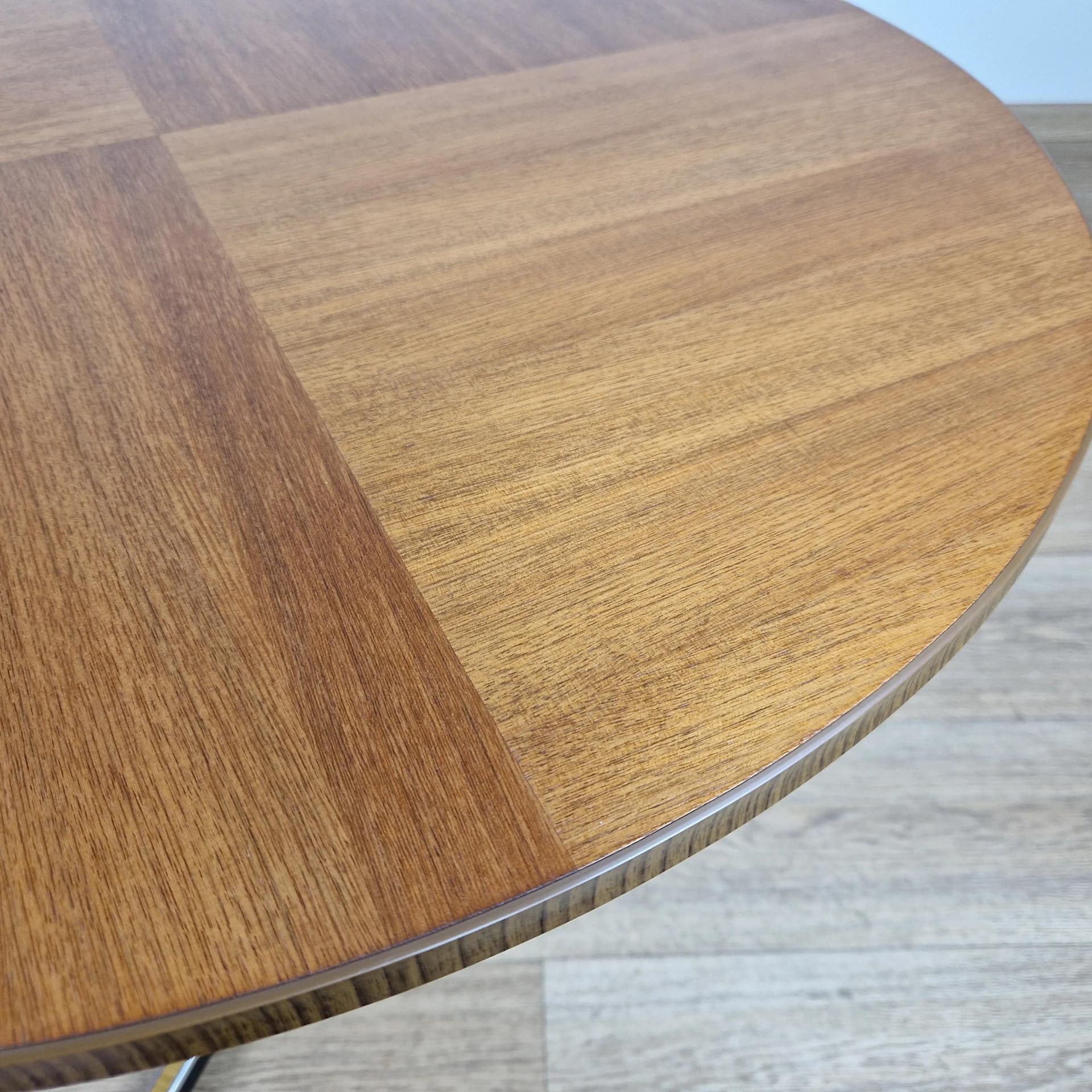 Stolik kawowy okrągły, fornir brązowy, metal czarny, Niemcy, lata 70. - 68797