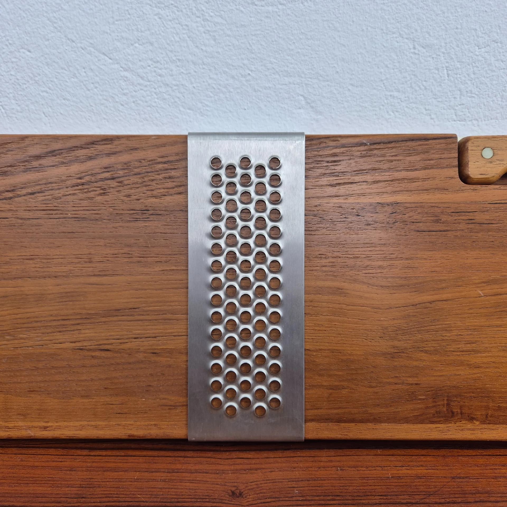 Ham carving board with knife, teak, by R. Nissen, Bodum, Denmark, 1970s. - 69320