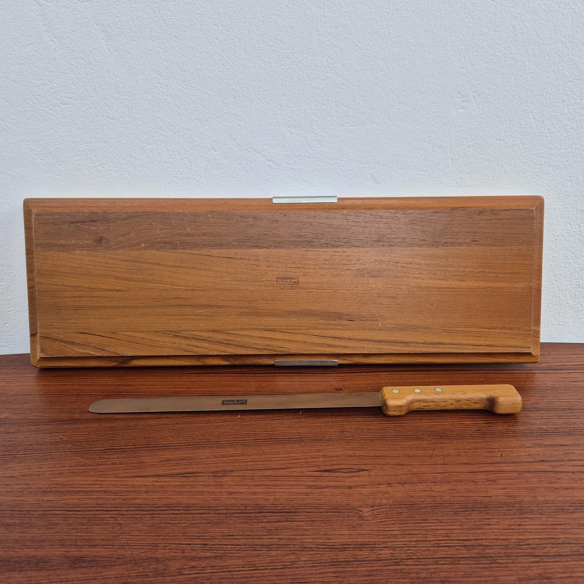 Ham carving board with knife, teak, by R. Nissen, Bodum, Denmark, 1970s. - 69324