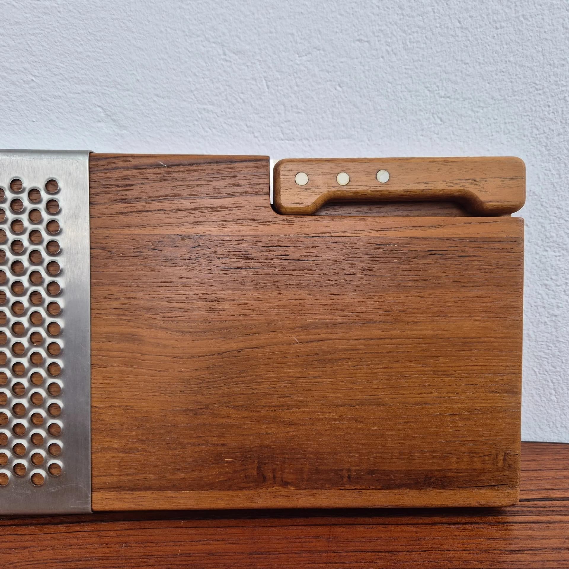 Ham carving board with knife, teak, by R. Nissen, Bodum, Denmark, 1970s. - 69323