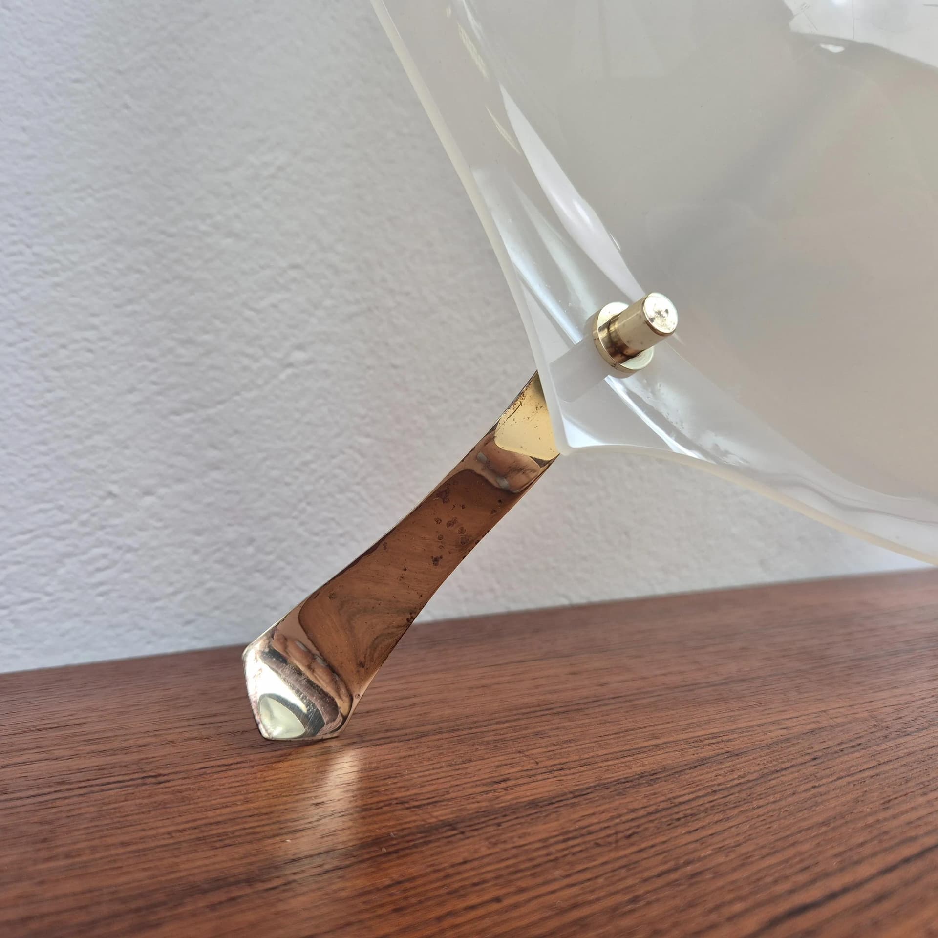 Lampa sufitowa Małża, akryl ivory white, proj. A. Lelli, Arredoluce, Włochy, lata 70. - 69254