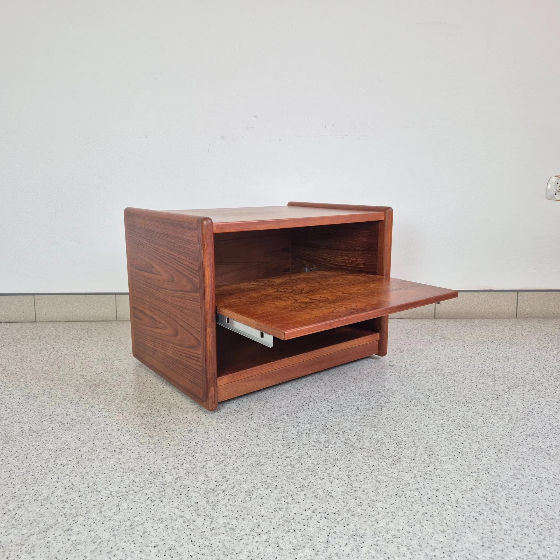 Audio Cabinet, brown teak, Vildbjerg Møbelfabrik, Denmark, 1960s. - 69082
