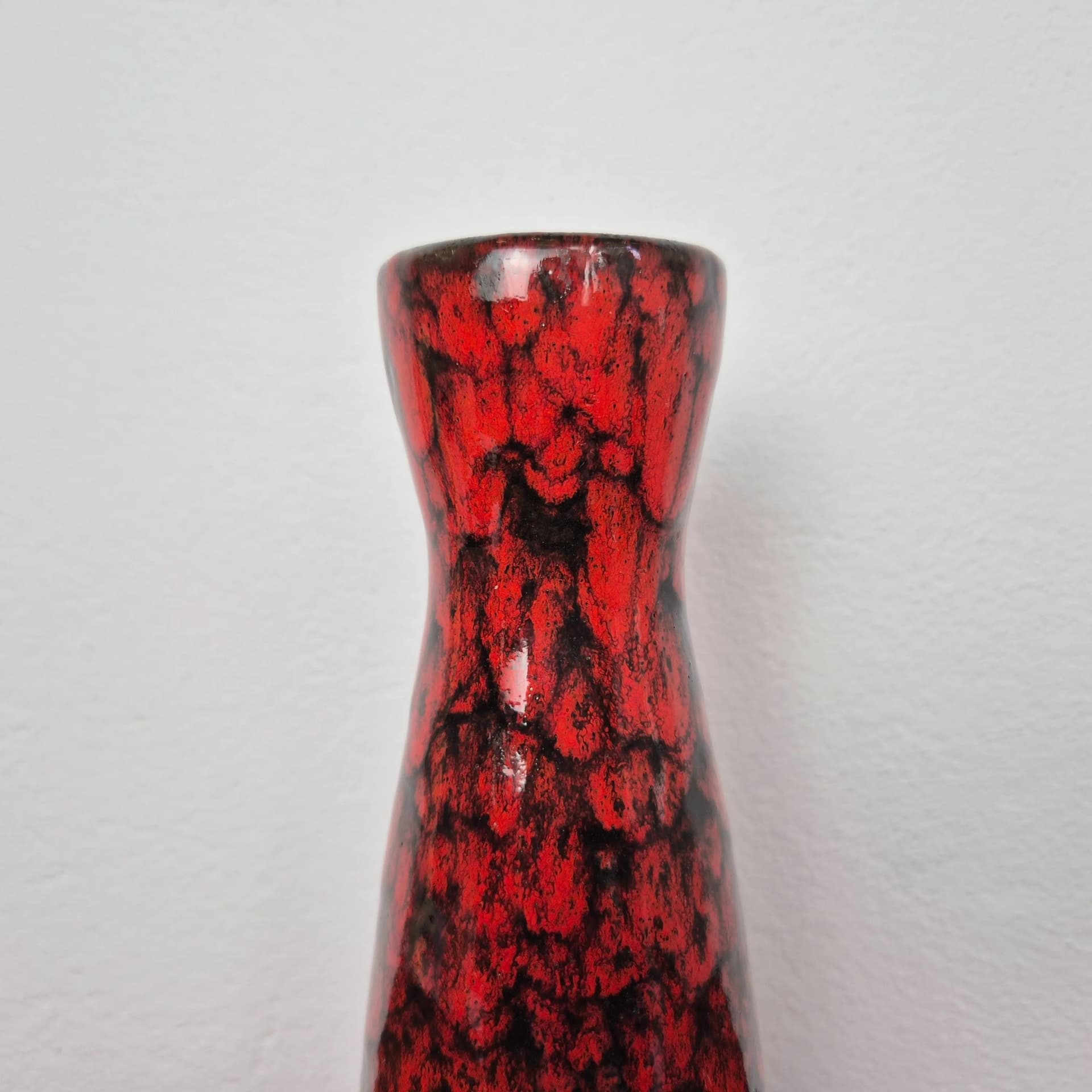 Wazon fat lava, ceramika czerwona czarna, Scheurich, Niemcy, lata 60. - 69028