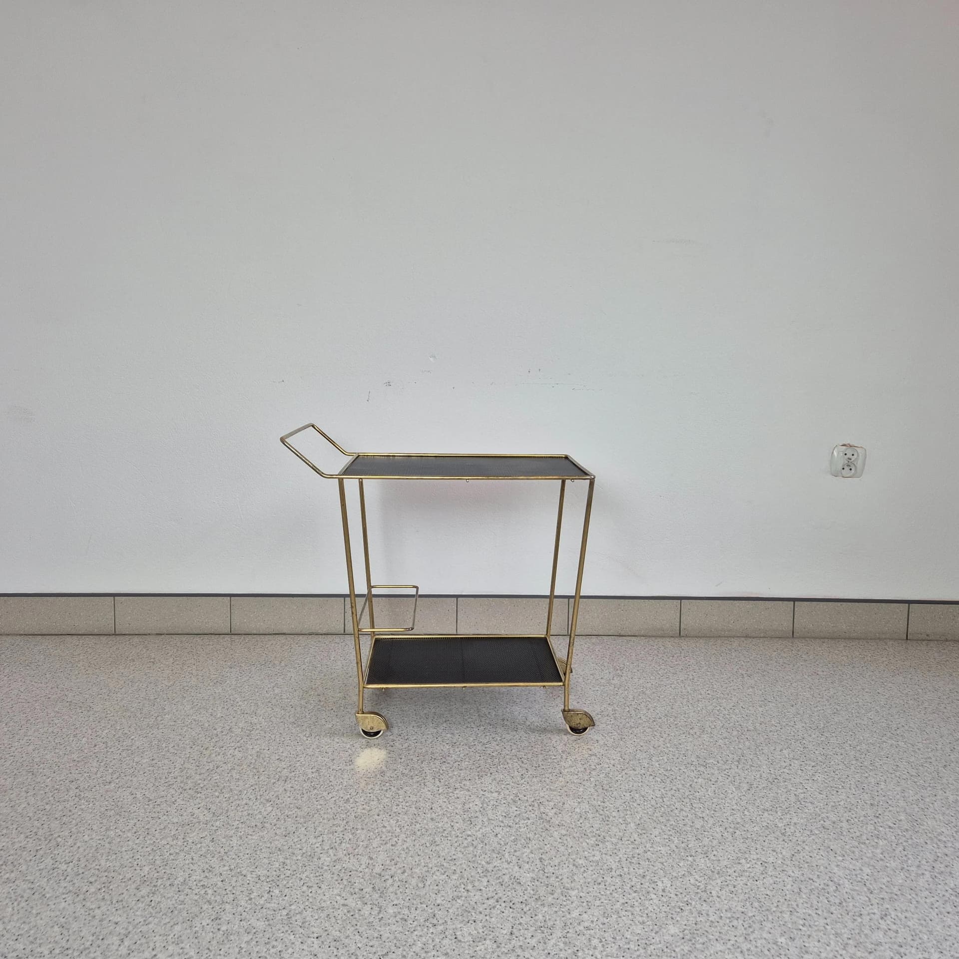 Bar cart, golden, metal, France, 1950s. - 68920