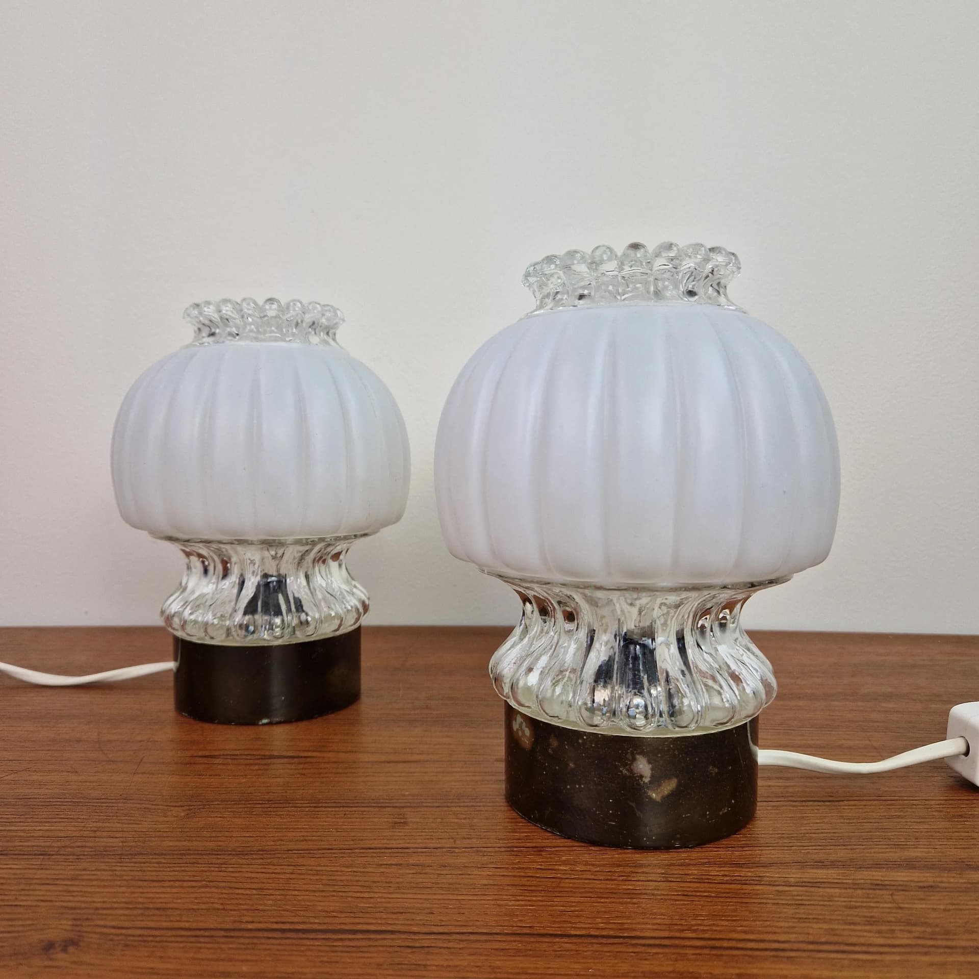 Para lampek nocnych, szkło białe, Niemcy, lata 60. - 68849