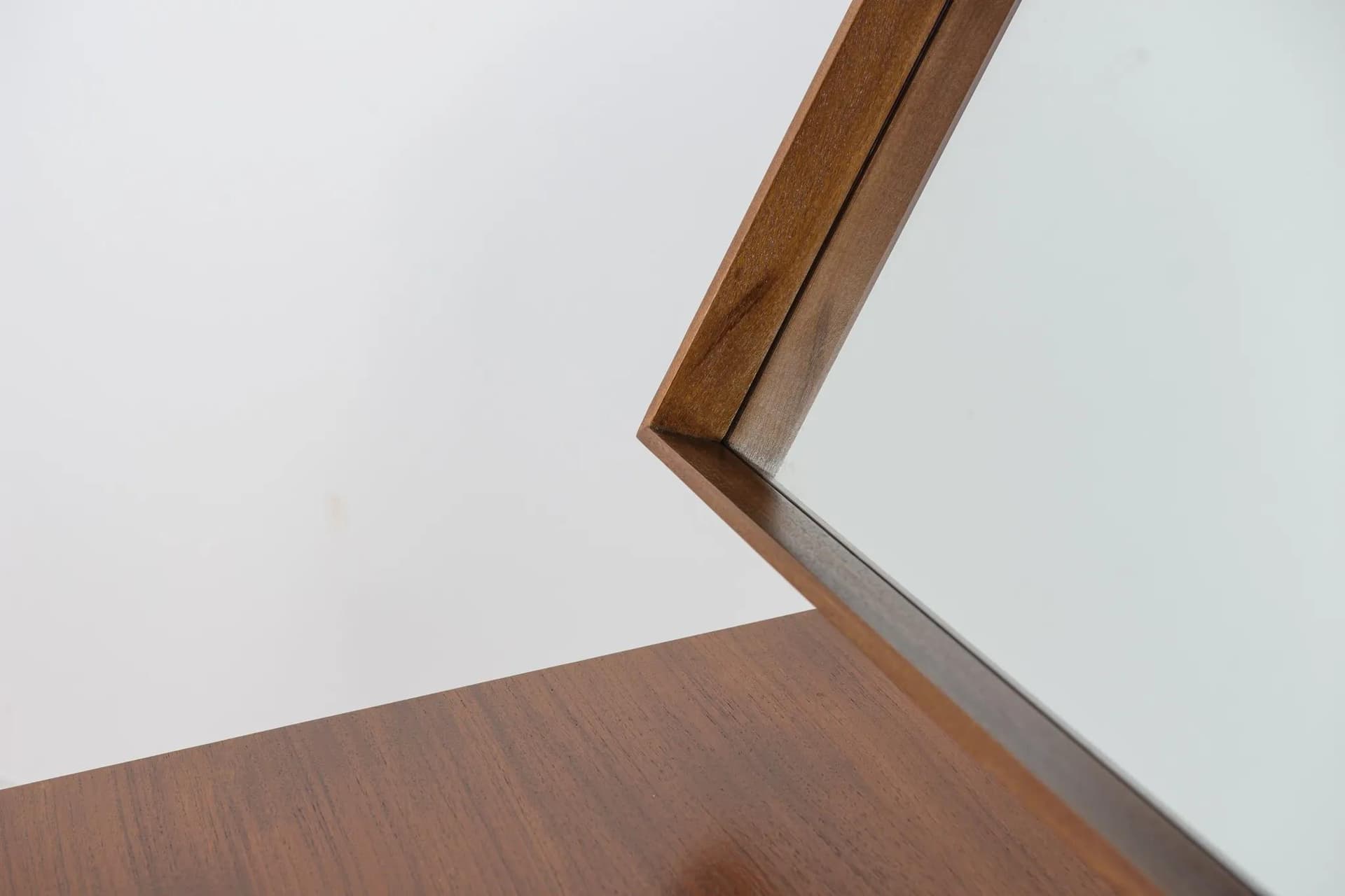 Dressing table, brown teak, by I. Kofod-Larsen, G-Plan, United Kingdom, 1960s. - 71937