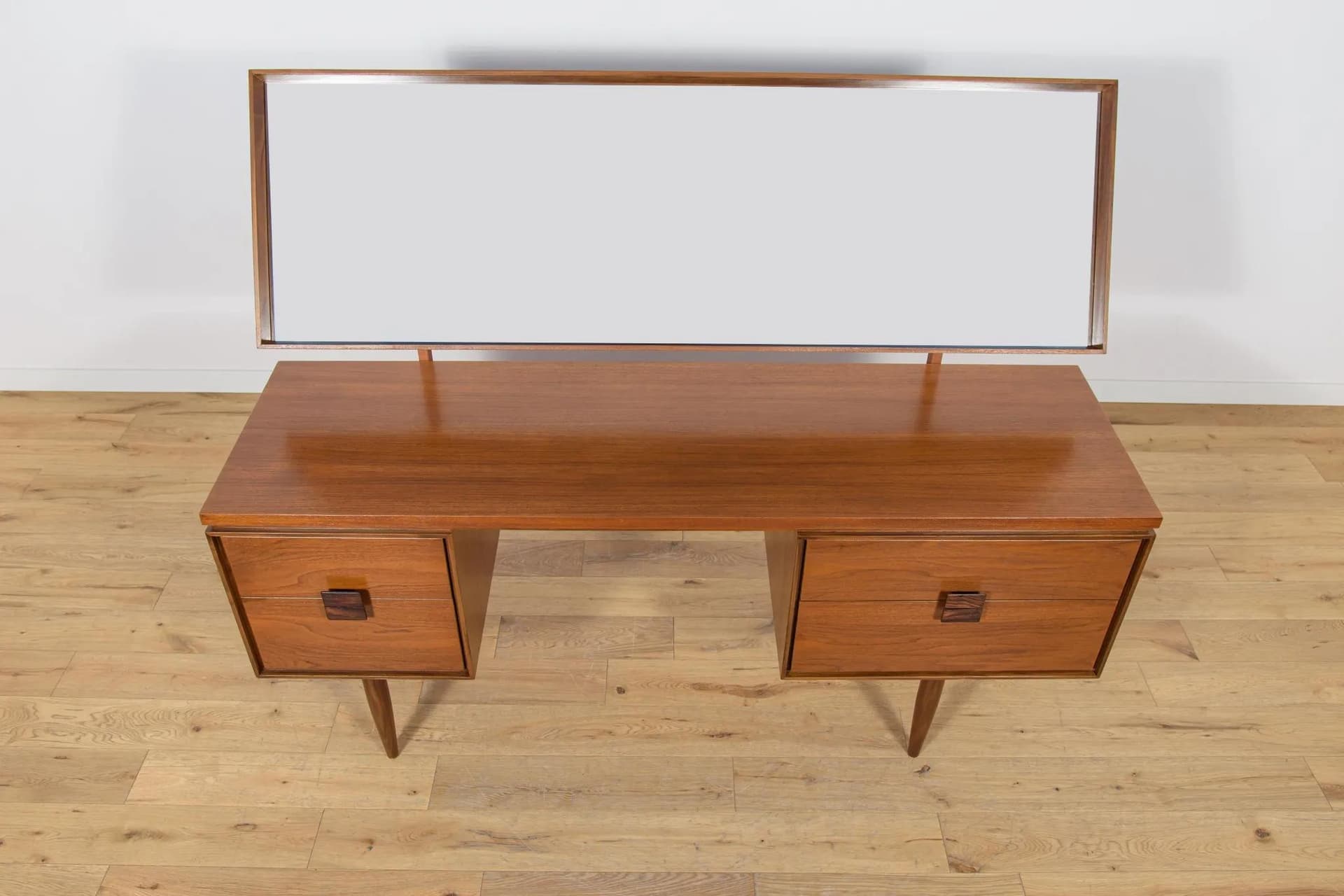 Dressing table, brown teak, by I. Kofod-Larsen, G-Plan, United Kingdom, 1960s. - 71935