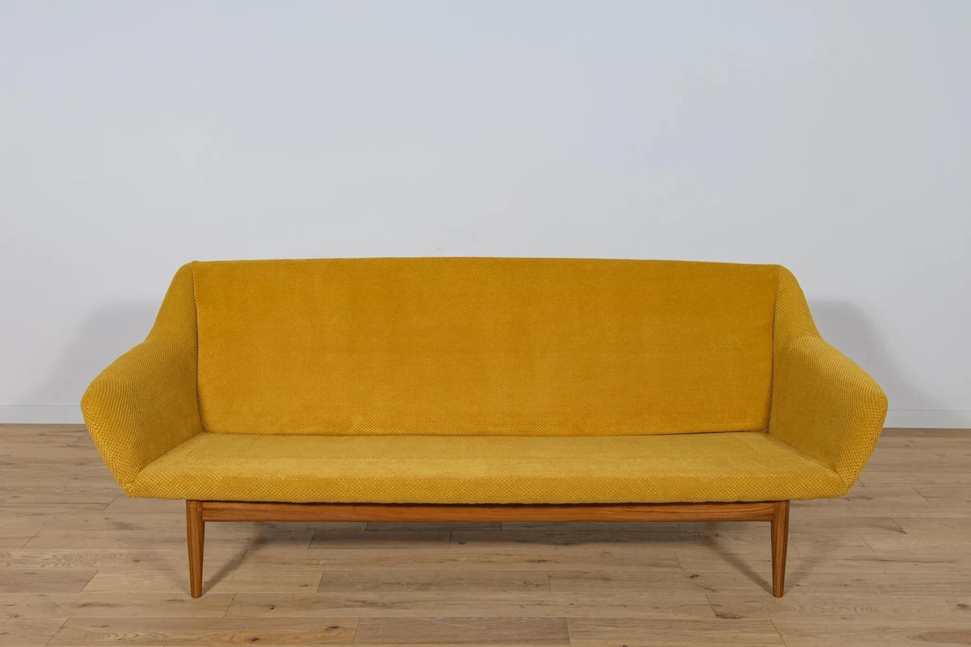 Sofa trzyosobowa, żółta, wełna, teak, proj. G. Berg, Norwegia, lata 60. - 71889