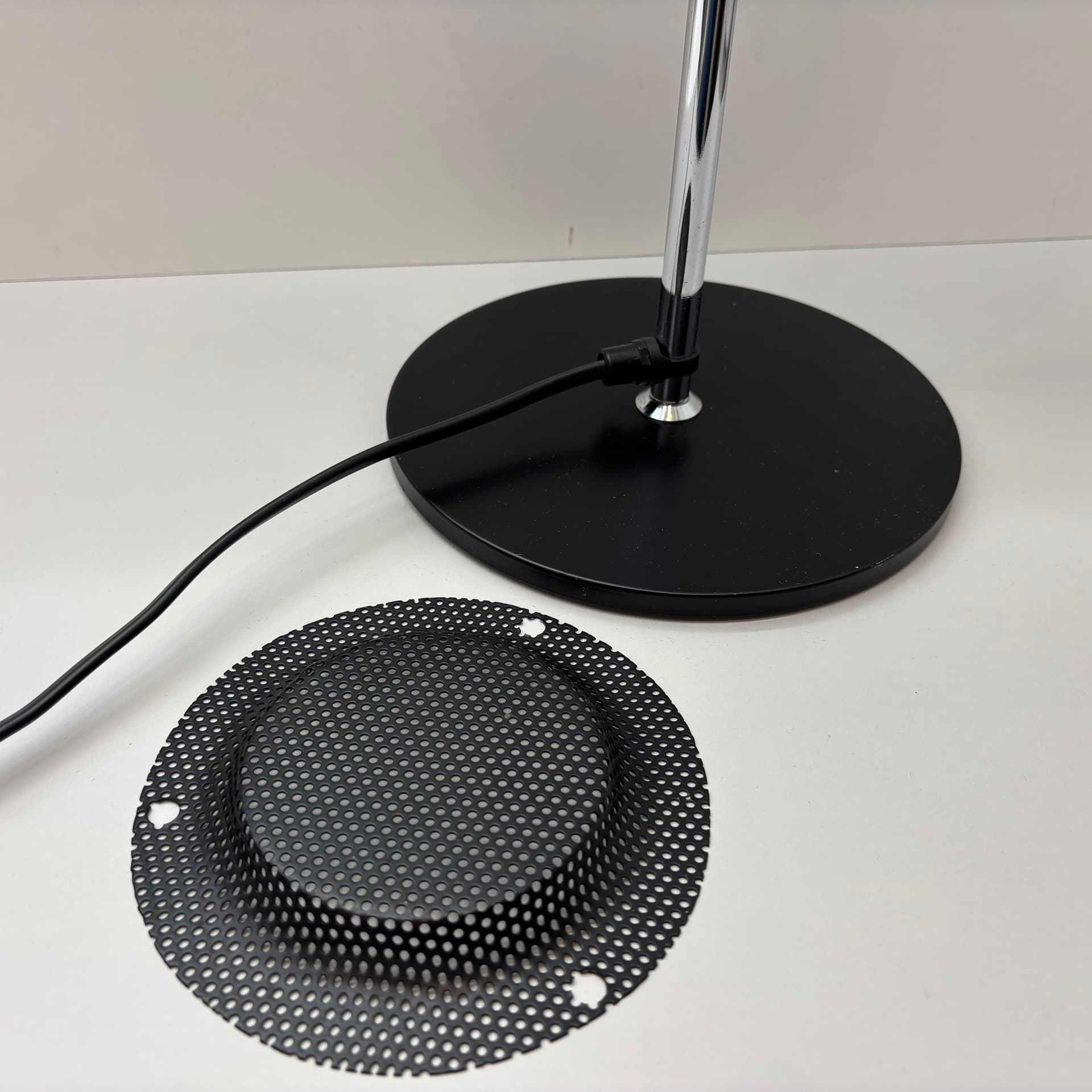 Lampa gabinetowa Circle, czarny, metal transparentny, Szwecja, lata 80. - 69622