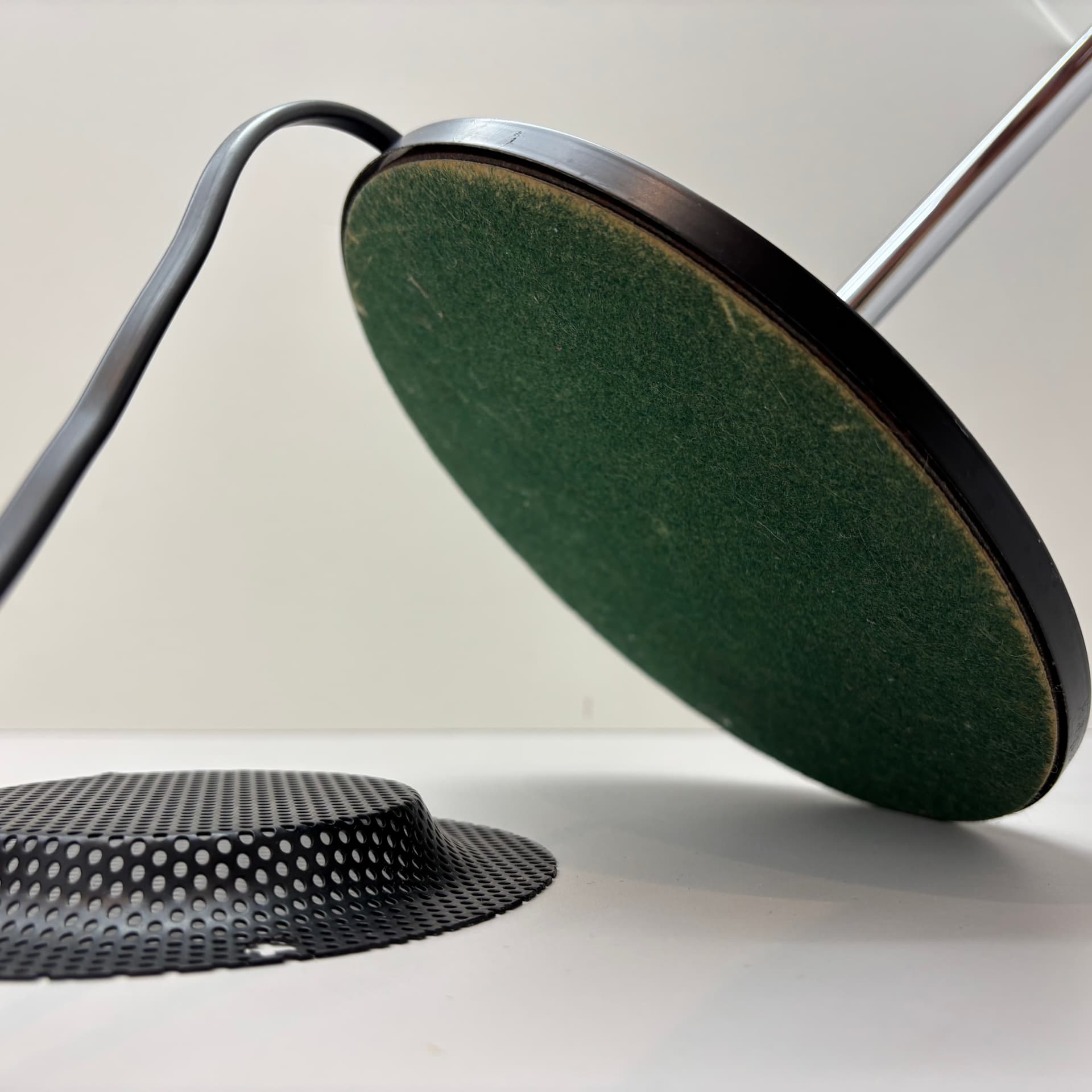 Lampa gabinetowa Circle, czarny, metal transparentny, Szwecja, lata 80. - 69615