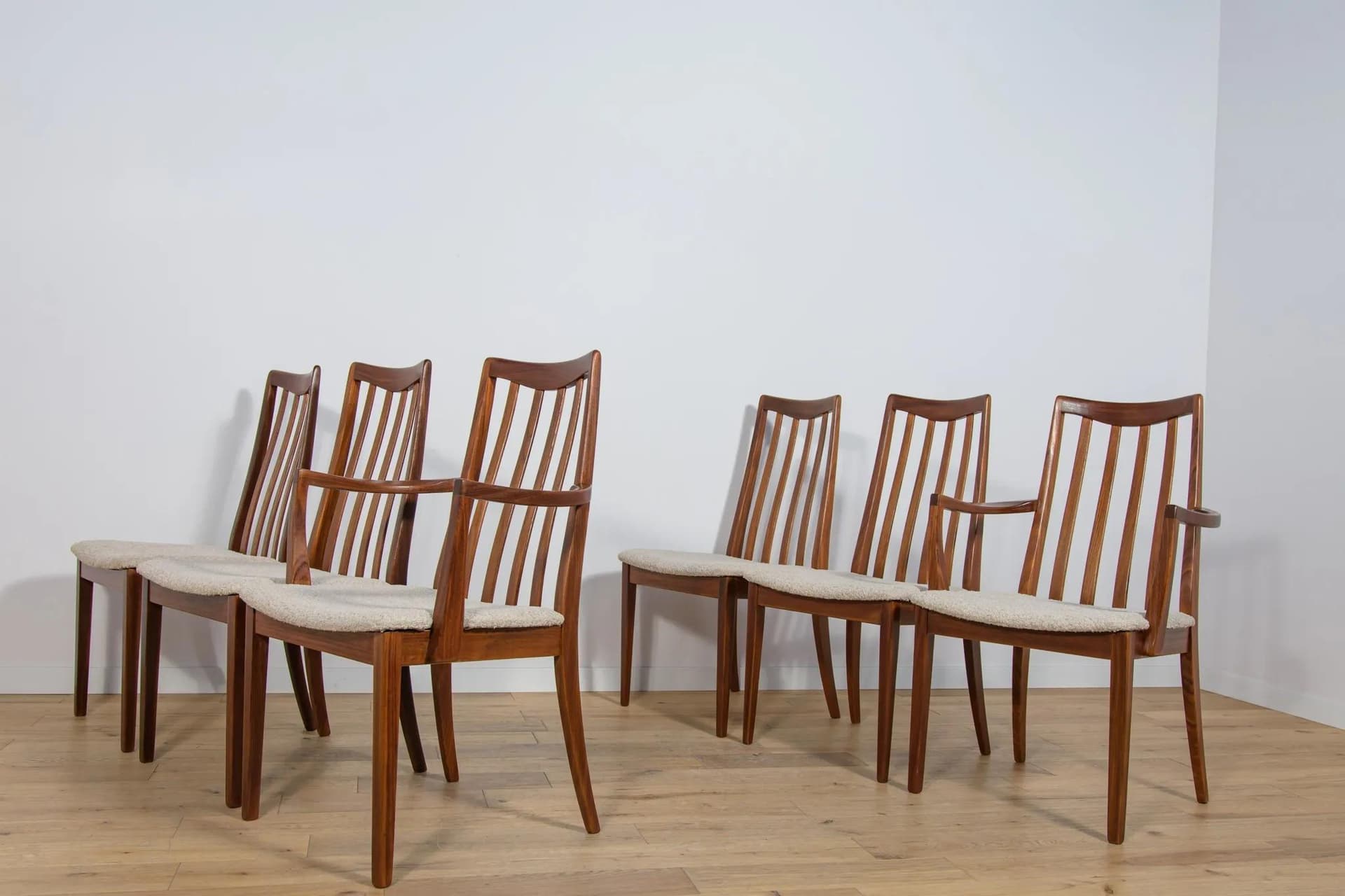 Komplet czterech krzeseł i dwóch foteli, teak brązowy jasny, proj. L. Dandy, G-Plan, Wielka Brytania, lata 60. - 71599