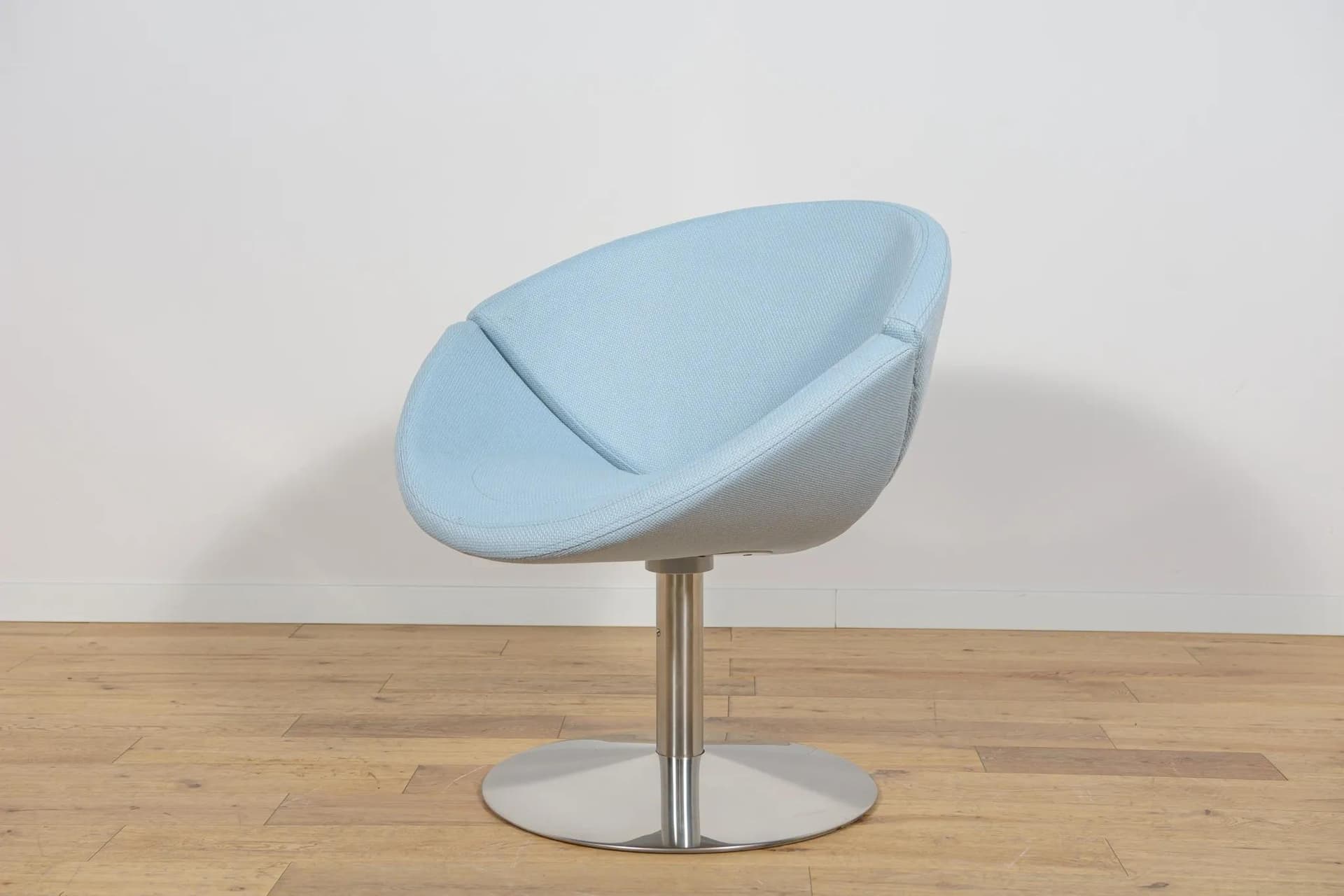 Pair of armchairs Apollo EJ 96, light blue, fabric, brushed steel, by P. H. Lorentzen & J. Foersom, Denmark, 21st c. - 71591