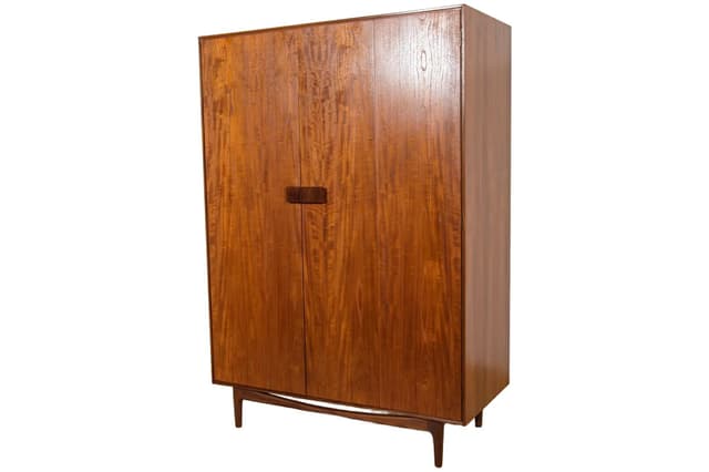Three-door wardrobe, dark brown teak, by I. Kofod-Larsen, G-Plan, United Kingdom, 1960s. - DIMENSION