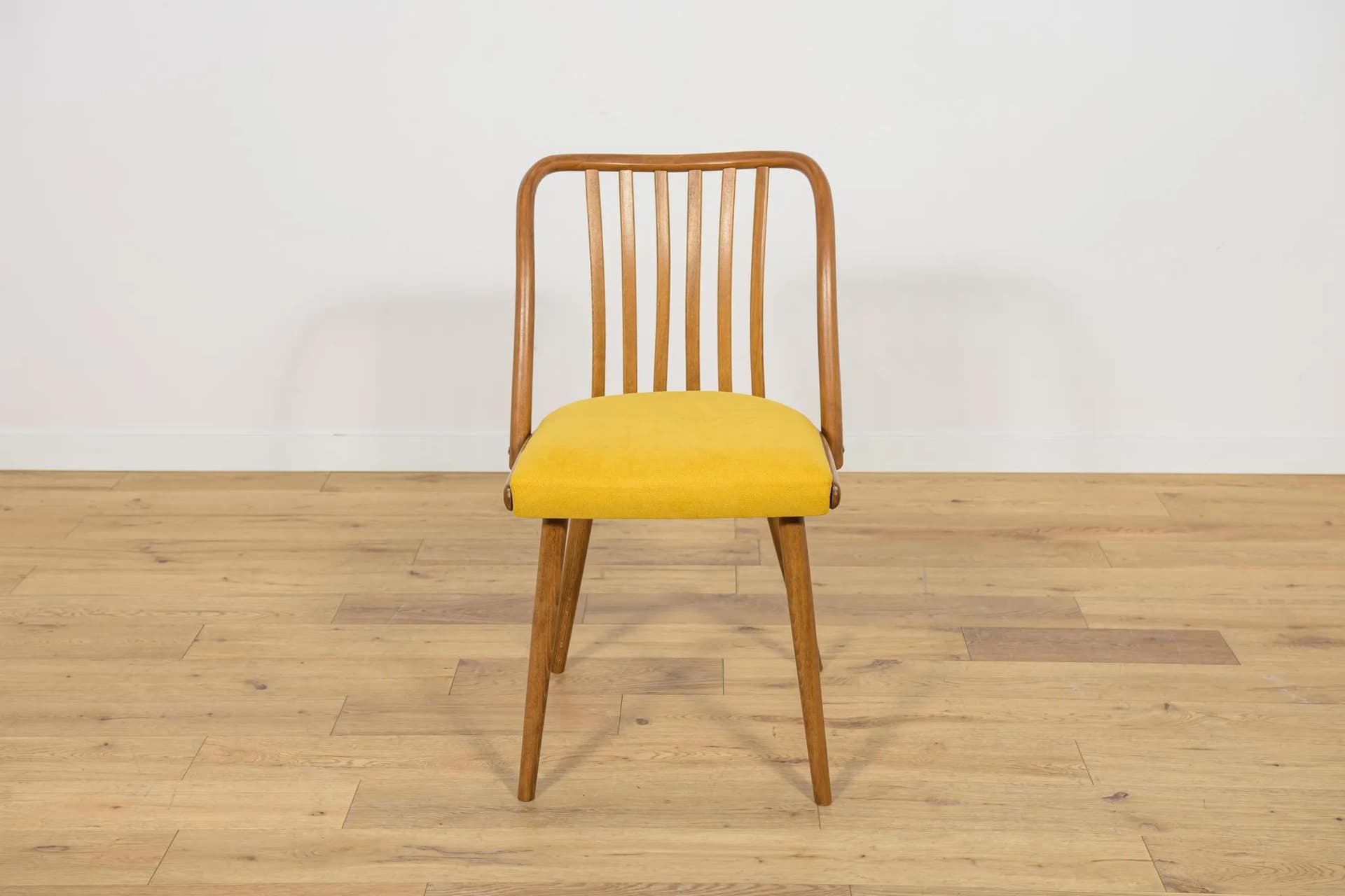 Komplet czterech krzeseł, drewno żółty, proj. A. Suman, TON, Czechy, lata 60. - 71485