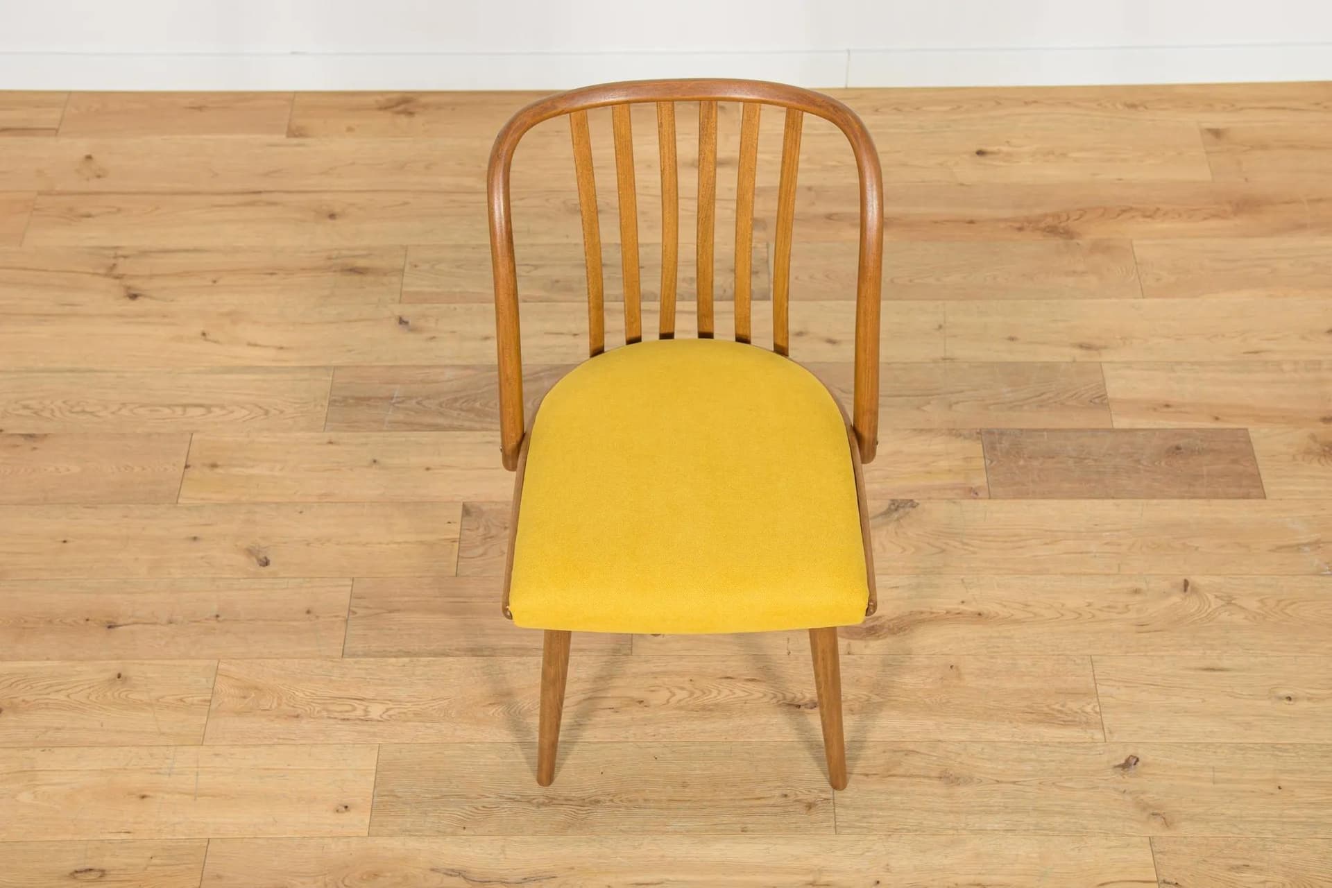 Komplet czterech krzeseł, drewno żółty, proj. A. Suman, TON, Czechy, lata 60. - 71478