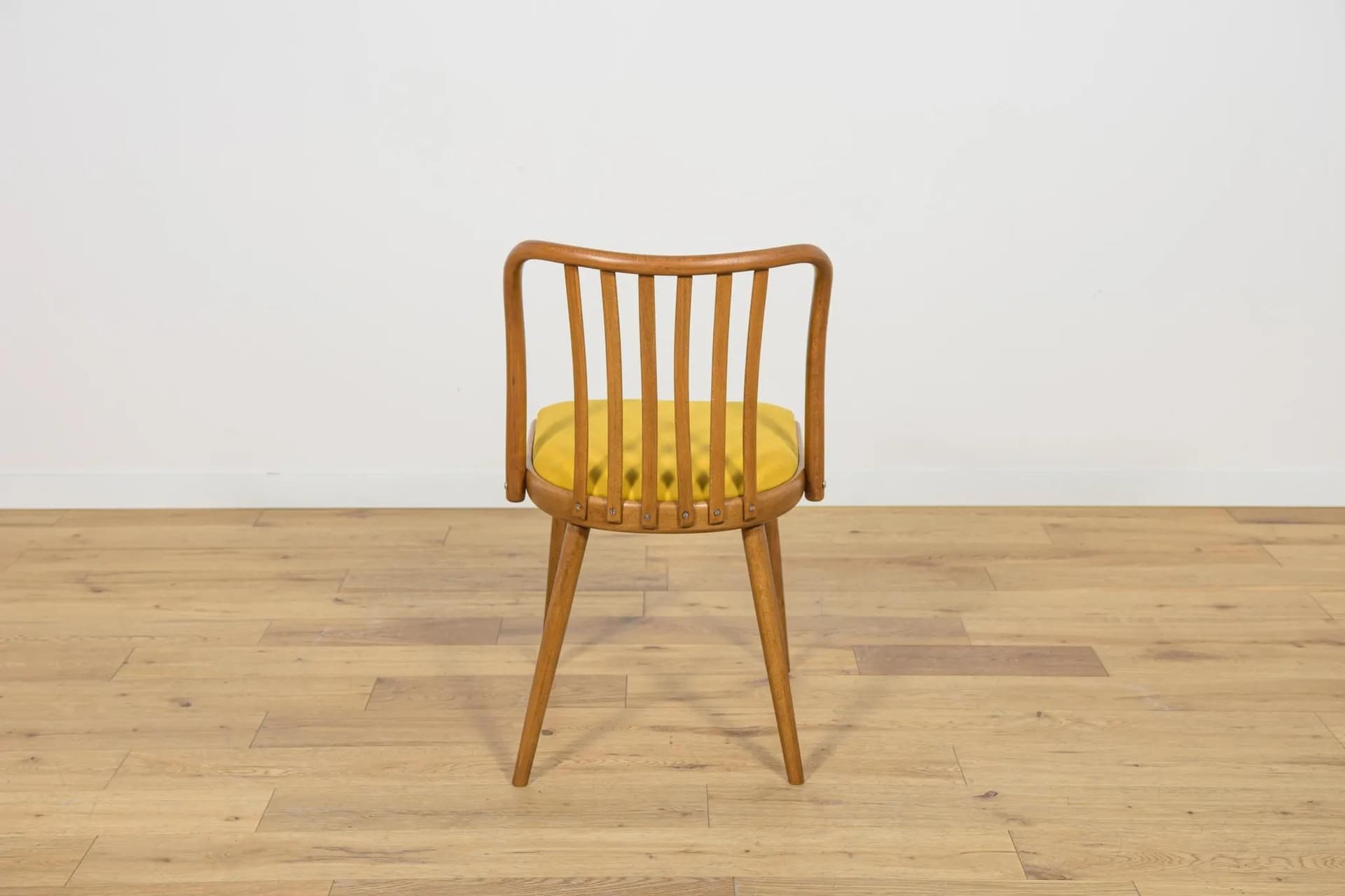 Komplet czterech krzeseł, drewno żółty, proj. A. Suman, TON, Czechy, lata 60. - 71484