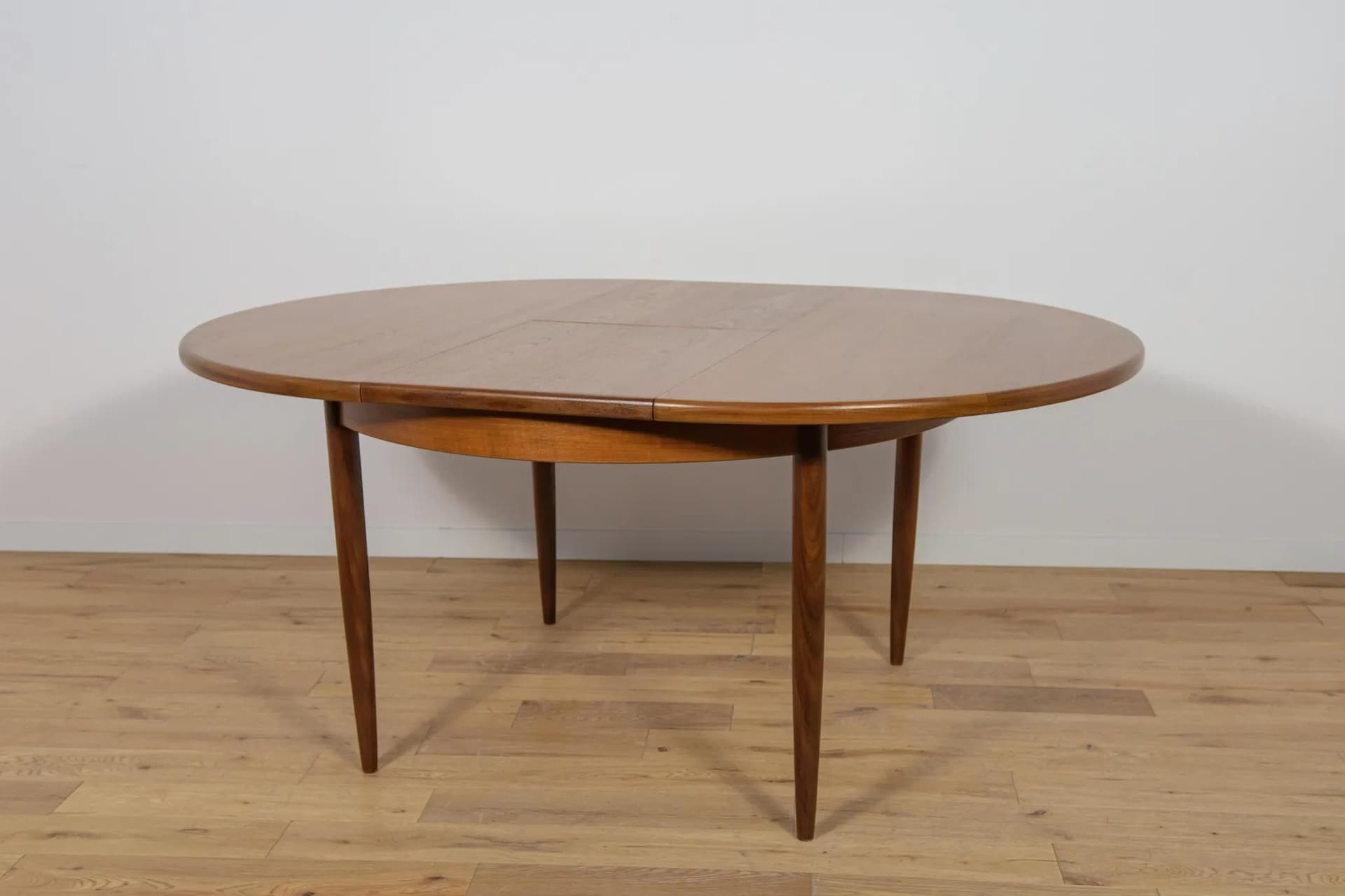 Stół okrągły rozkładany, teak brązowy, G-Plan, Wielka Brytania, lata 60. - 71406