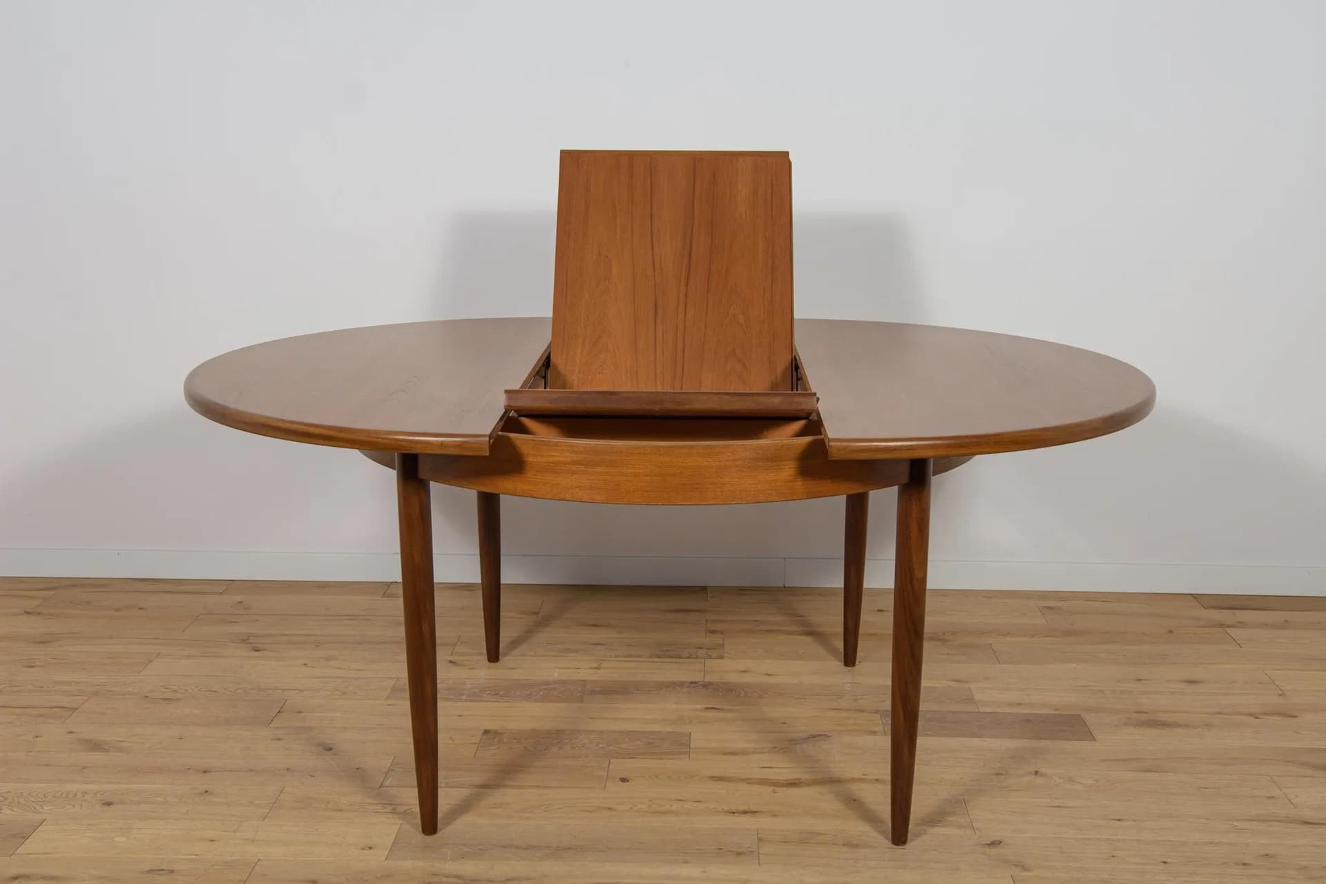 Stół okrągły rozkładany, teak brązowy, G-Plan, Wielka Brytania, lata 60. - 71412