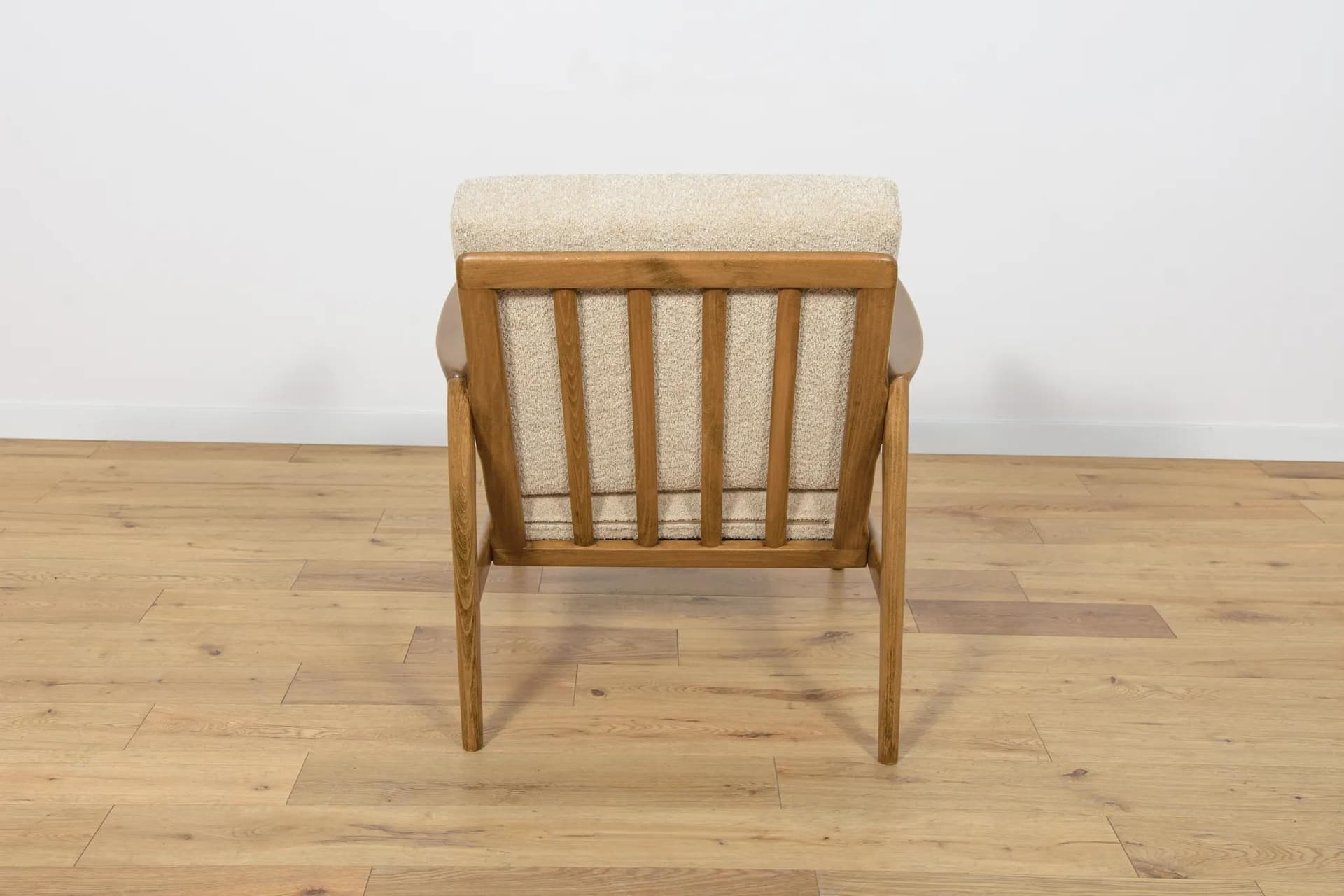 Fotel 300-139, boucle kremowy, buk brązowy, Swarzędzka Fabryka Mebli, Polska, lata 60. - 71326