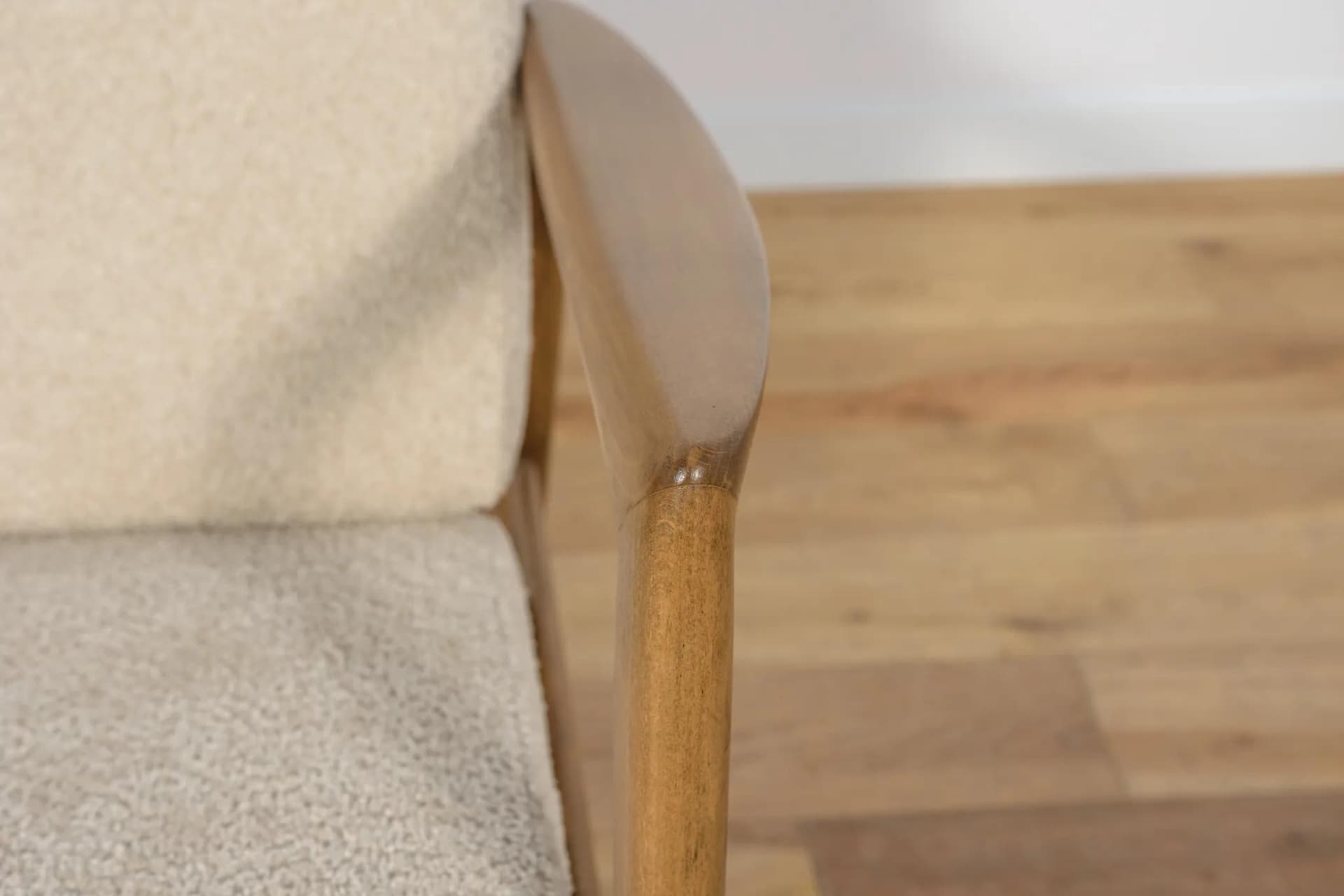 Fotel 300-139, boucle kremowy, buk brązowy, Swarzędzka Fabryka Mebli, Polska, lata 60. - 71328