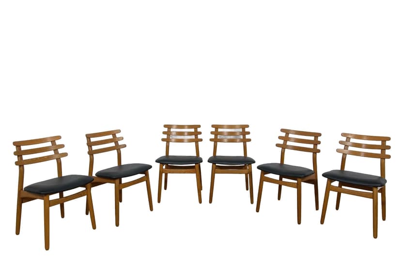 Komplet sześciu krzeseł, dąb brązowy, skóra czarna, proj. P. Volther, Dania, lata 60.