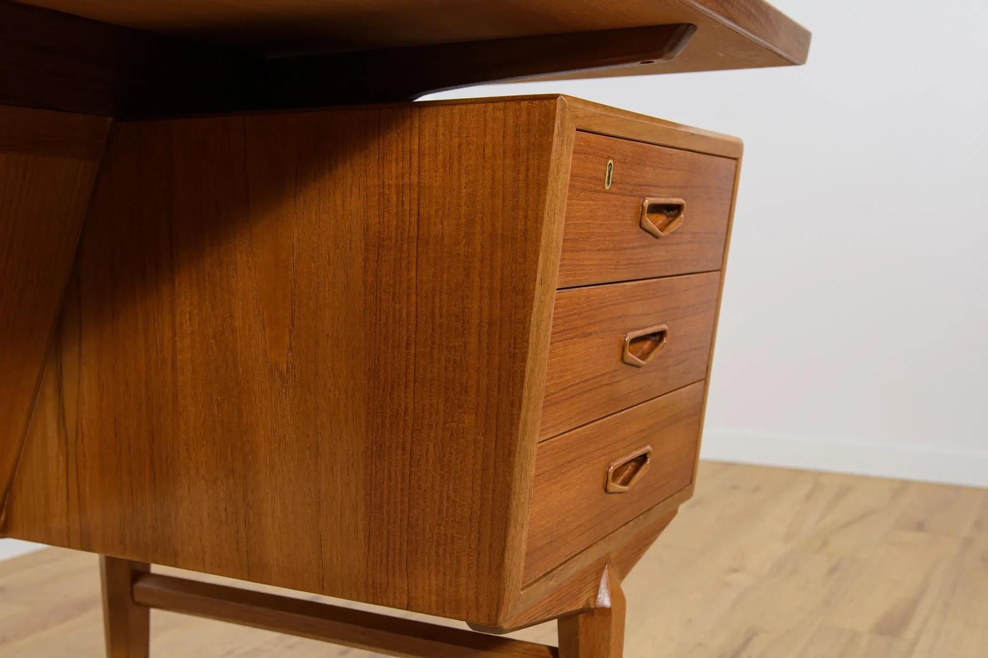 Biurko wolnostojące, tek, brązowy, Dania, lata 60. - 71034