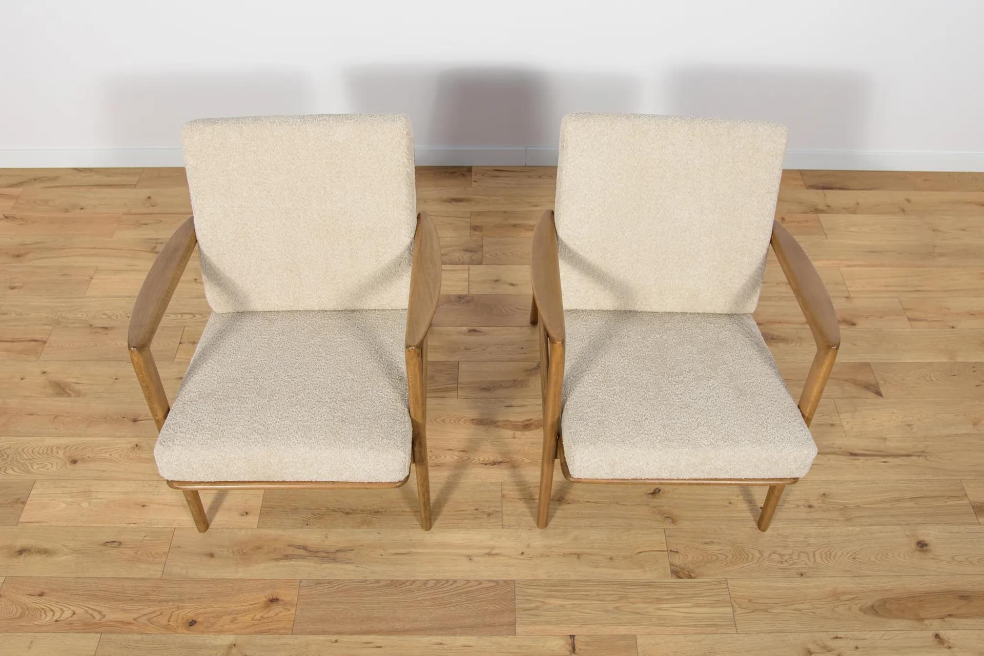 Pair of armchairs 300-139, beige boucle, walnut-stained beech, Swarzędzka Fabryka Mebli, Poland, 1960s. - 70993
