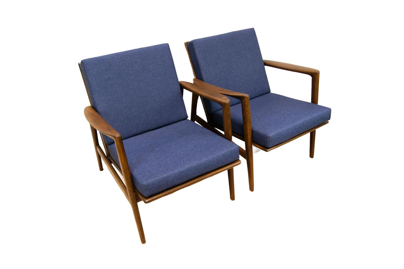Para foteli 300-139, buk orzech, tkanina granatowa, Swarzędzka Fabryka Mebli, Polska, lata 60.
