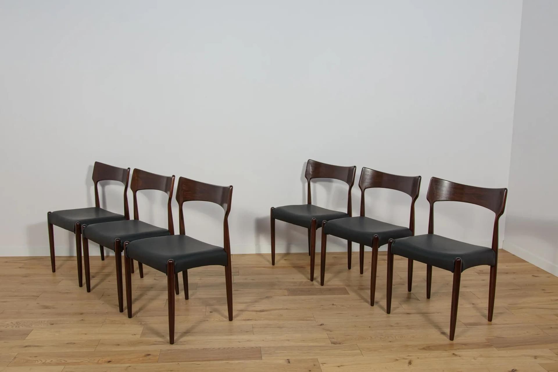 Komplet sześciu krzeseł, palisander brązowy, skóra czarna, Bernhard Pedersen & Søn, Dania, lata 60. - 70983