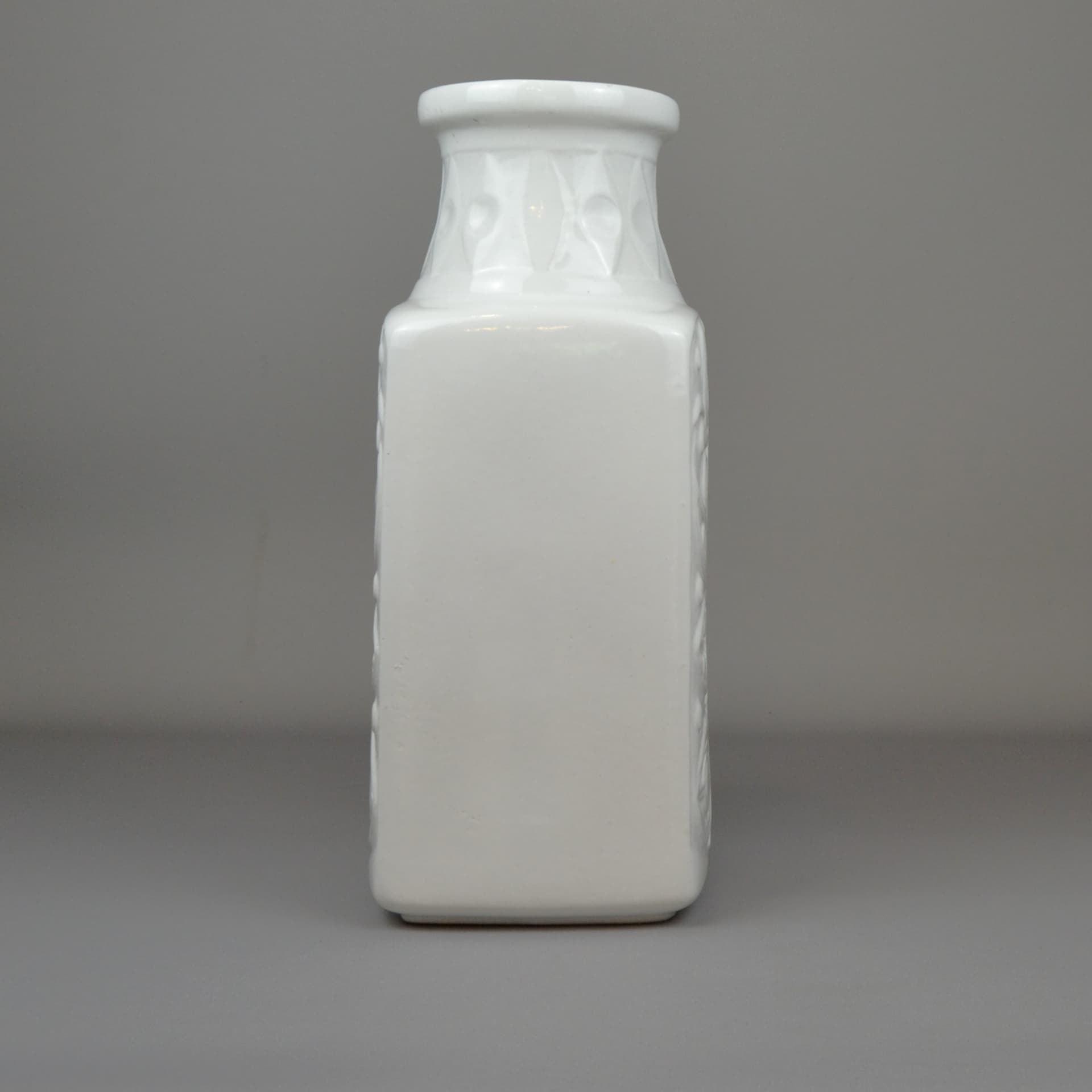 Floor vase, white ceramic, by B. Mans, Germany, 1970s. - 510