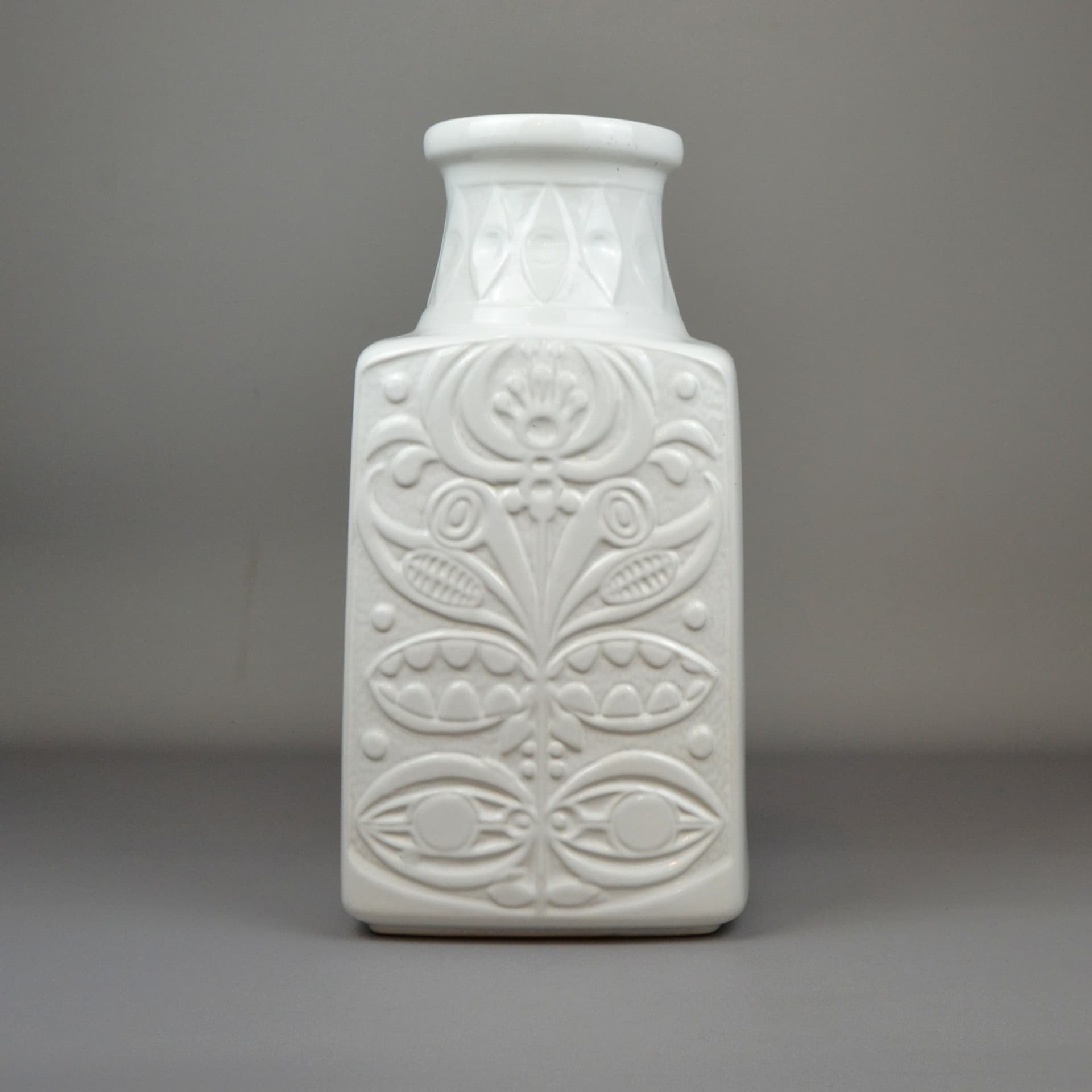Floor vase, white ceramic, by B. Mans, Germany, 1970s. - 506