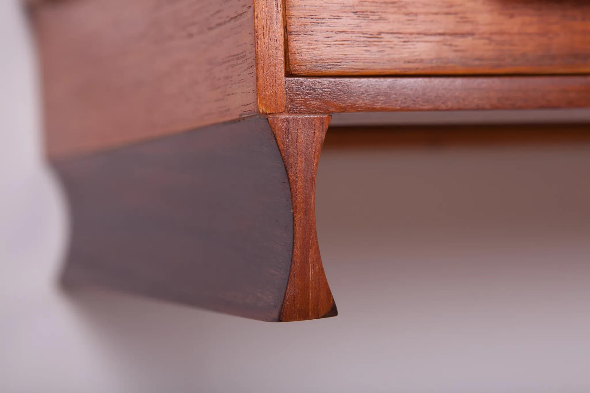 Toaletka wisząca, teak brązowy, proj. J. Andersen, CFC Silkeborg, Dania, lata 60. - 70772