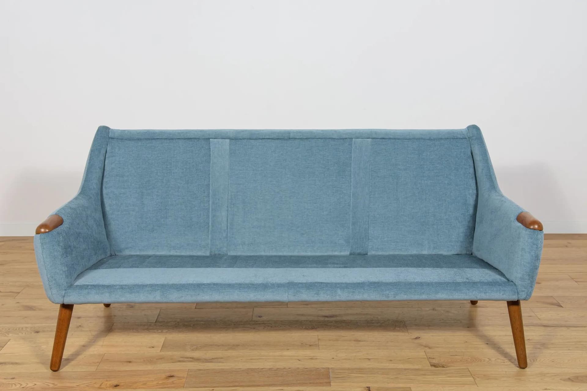 Sofa, dąb brązowy, tkanina niebieska, Dania, lata 60. - 70768