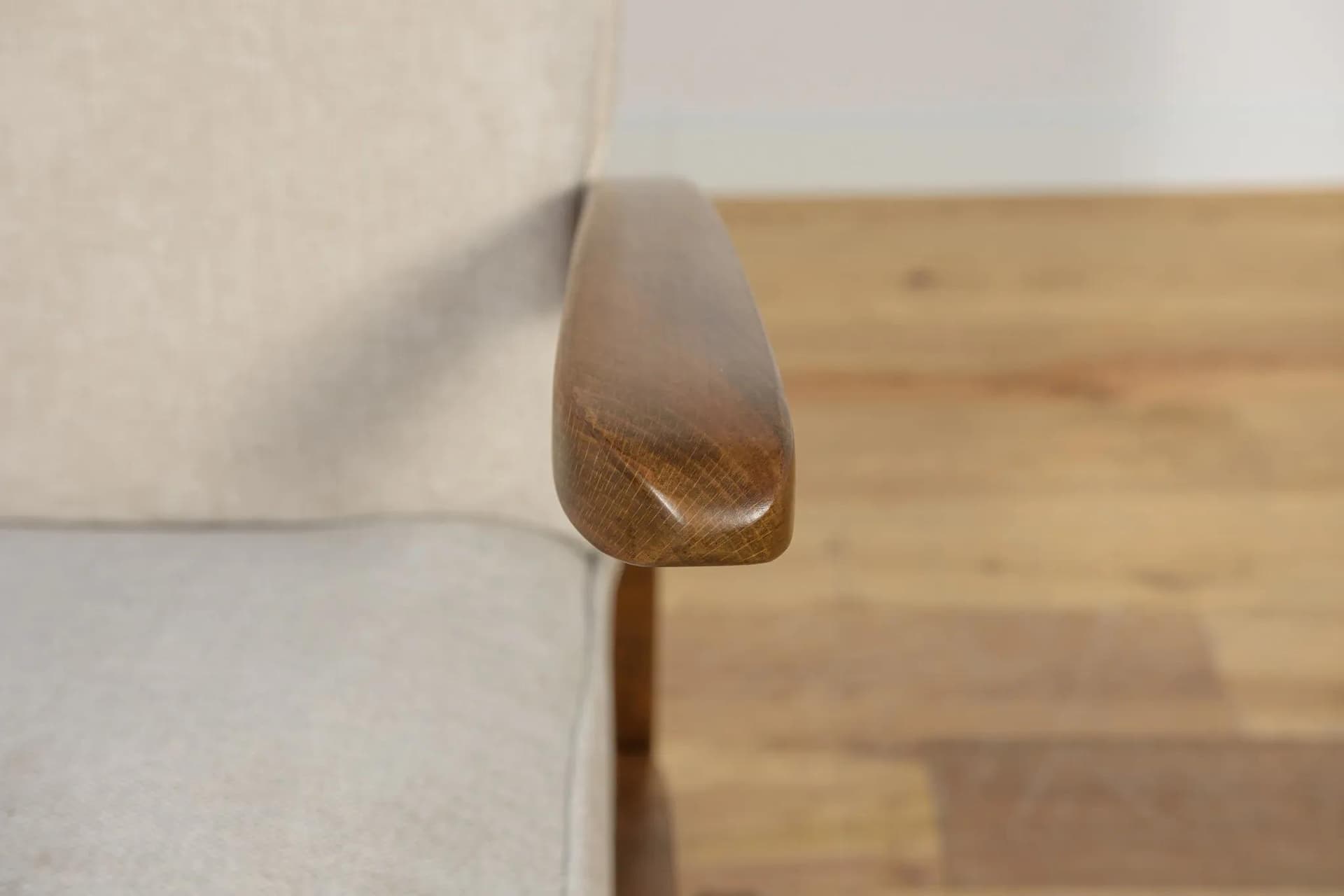 Fotel, beż, drewno, proj. J. Halabala, Thonet, Czechosłowacja, lata 30. - 70688