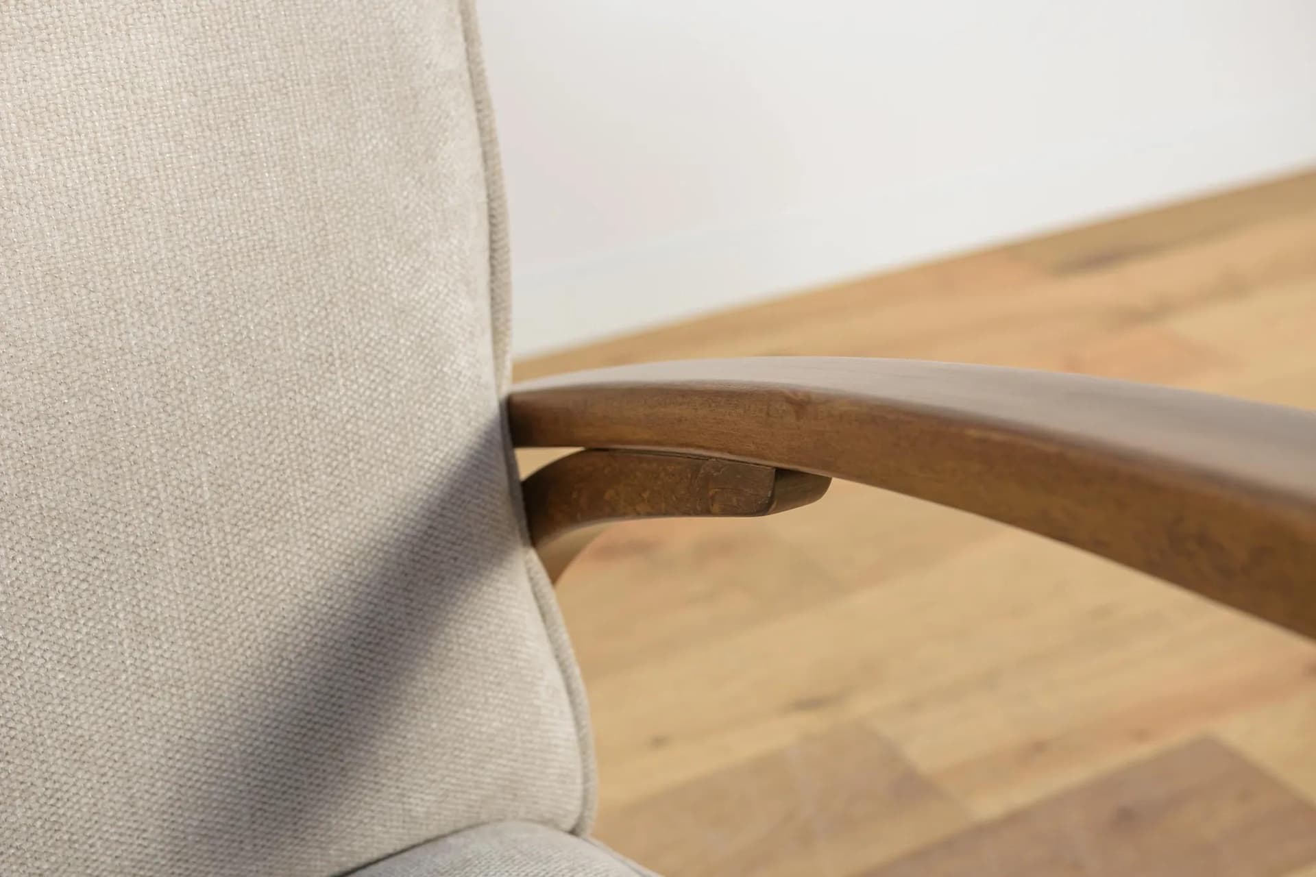 Fotel, beż, drewno, proj. J. Halabala, Thonet, Czechosłowacja, lata 30. - 70691