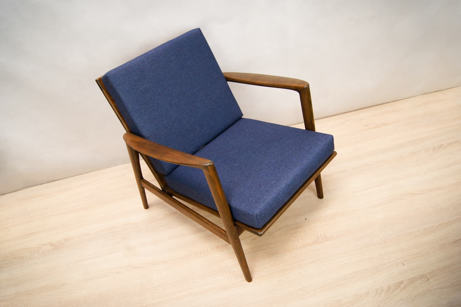 Armchair 300-139, navy blue, walnut-stained beech, Swarzędzka Fabryka Mebli, Poland, 1960s. - 70560