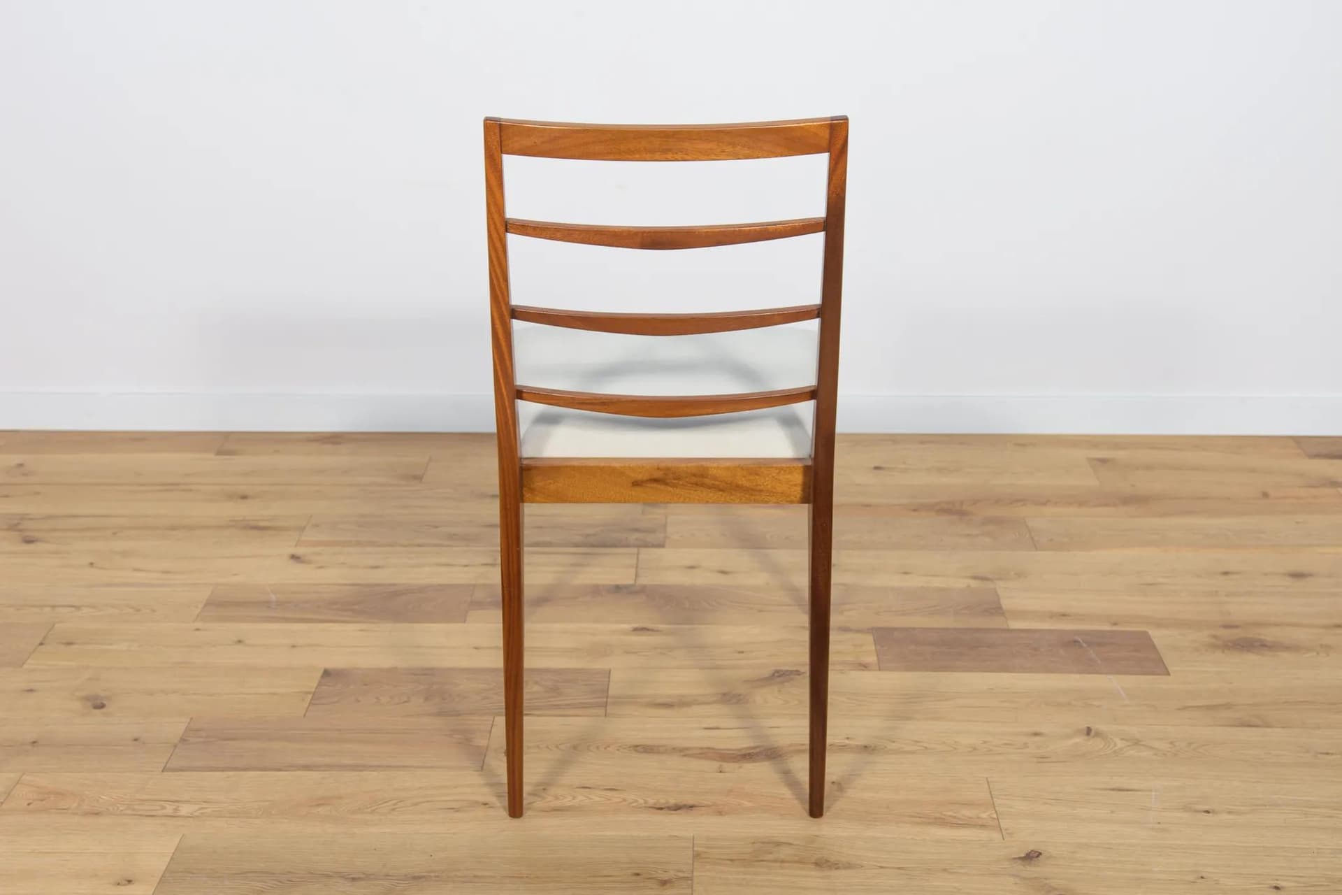 Komplet sześciu krzeseł, teak brązowy, tkanina kremowa, McIntosh, Wielka Brytania, lata 60. - 70391