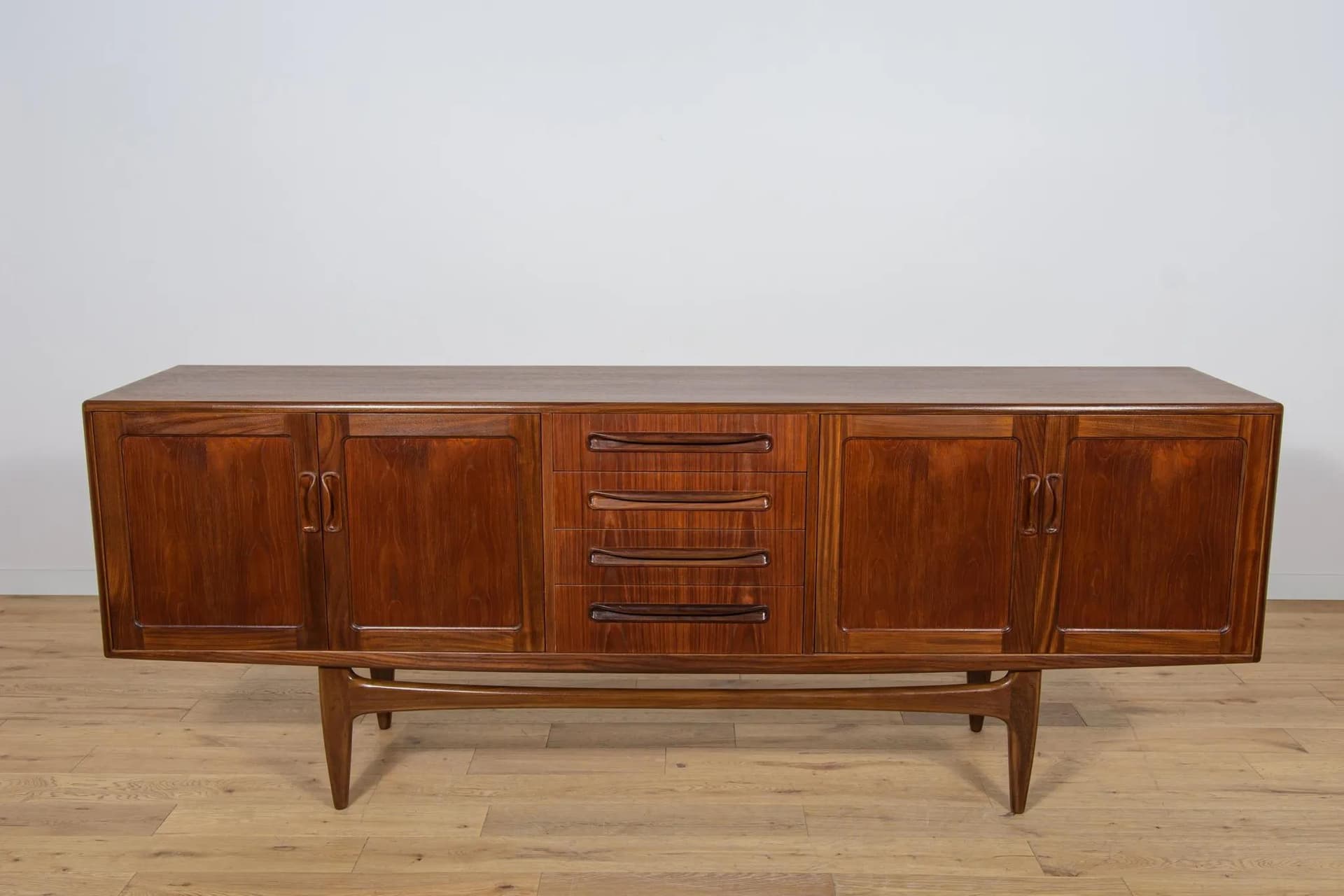 Komoda, teak brązowy ciemny, proj. V. Wilkins, G-Plan, Wielka Brytania, lata 60. - 70371