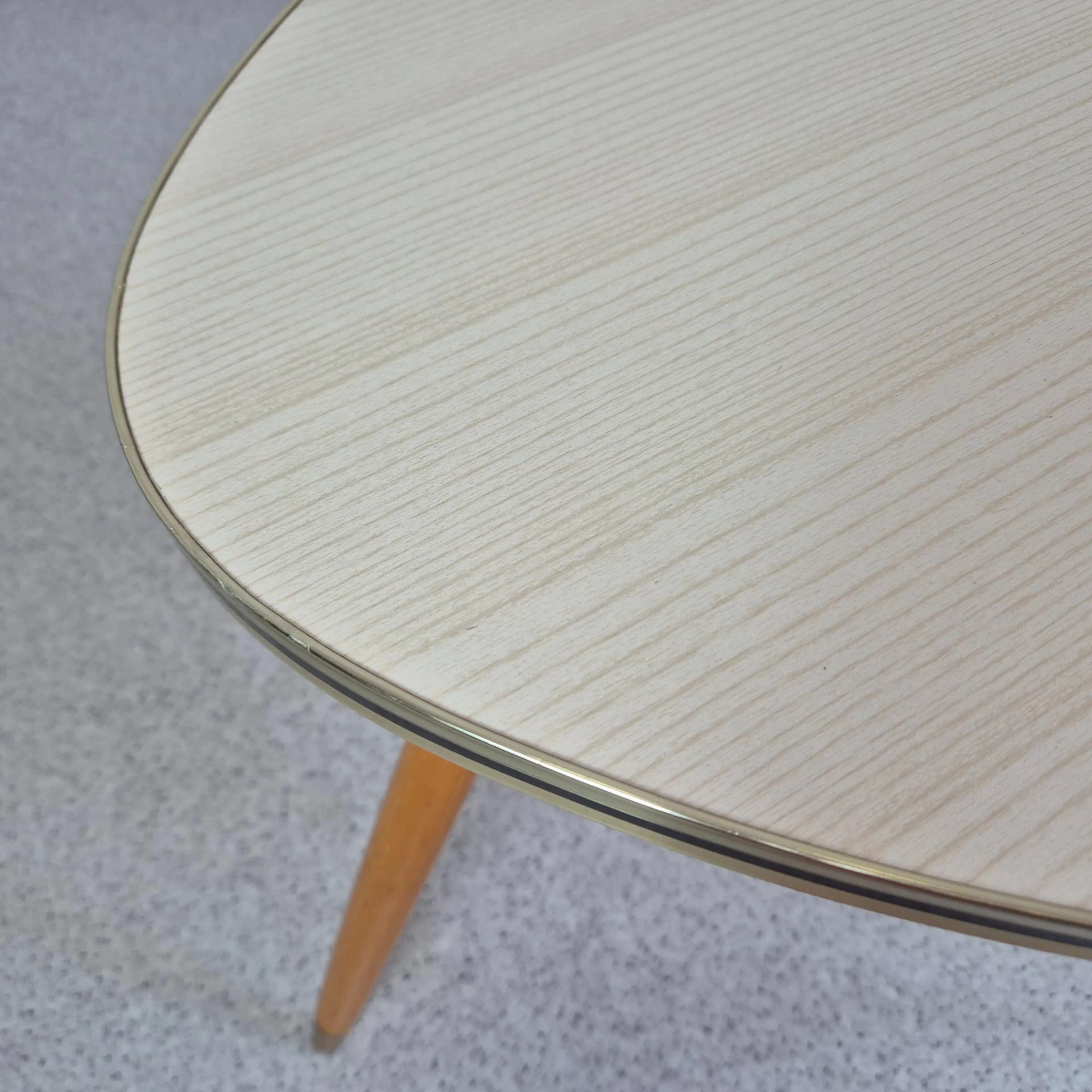 Stolik kawowy tripod, beżowy, buk, Niemcy, lata 60. - 73117